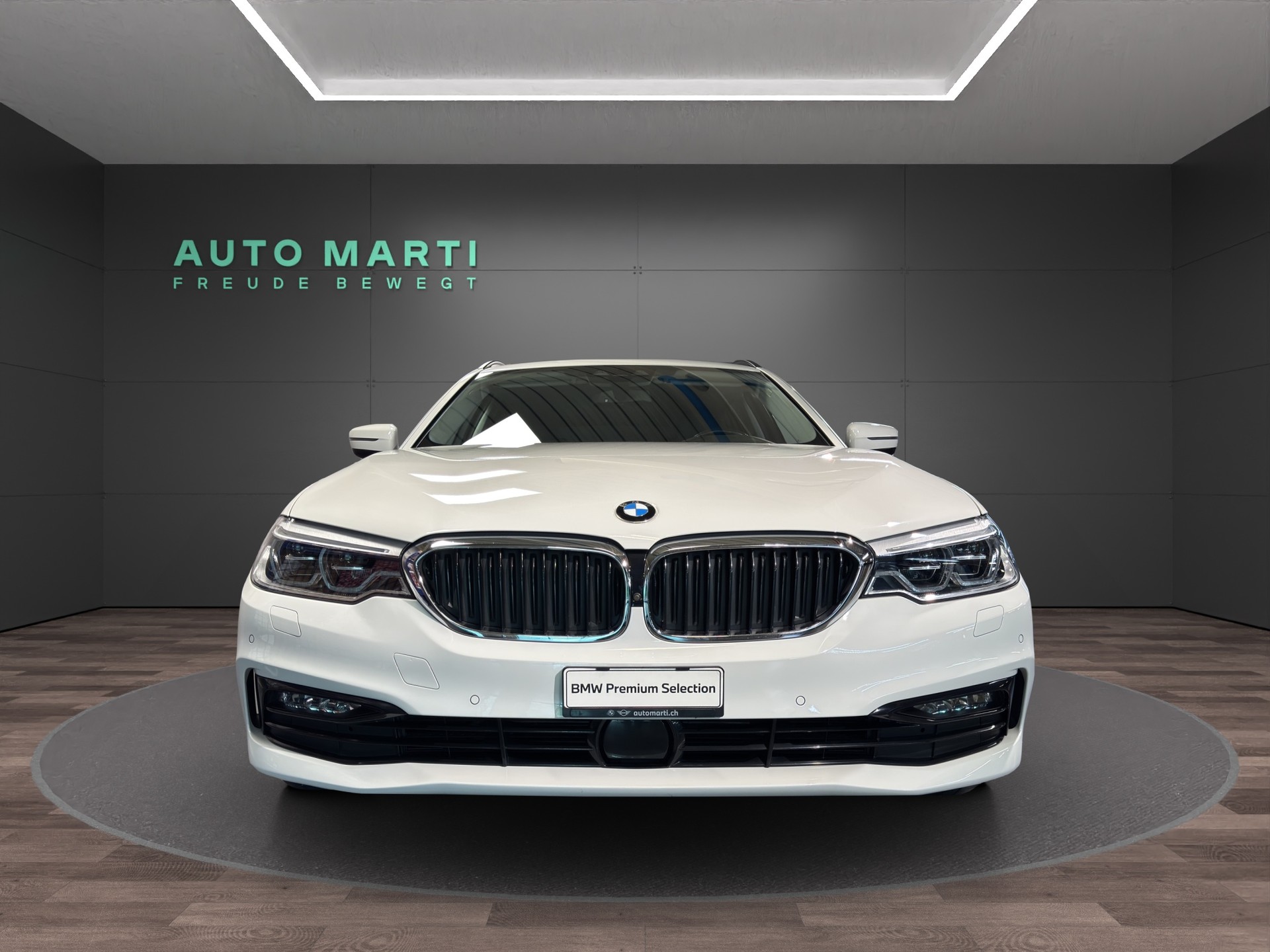 BMW 520d xDrive Touring Sport Line-image-4