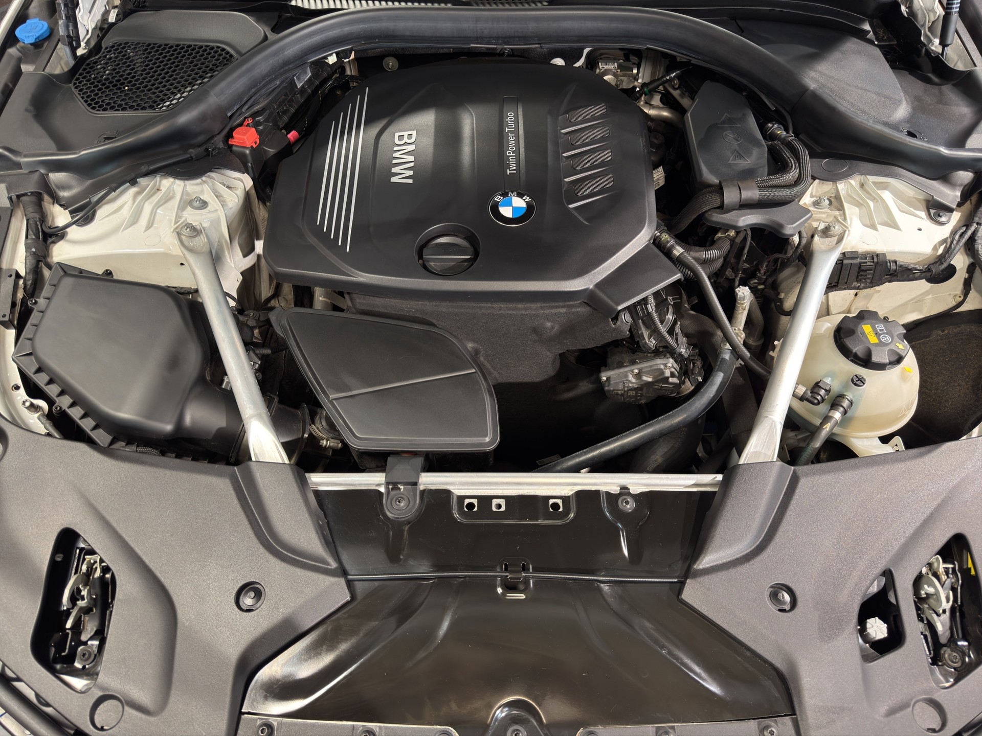 BMW 520d xDrive Touring Sport Line-image-20