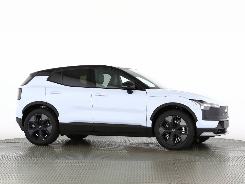 VOLVO EX 30 Cross Country P8 Ultra AWD-image-9