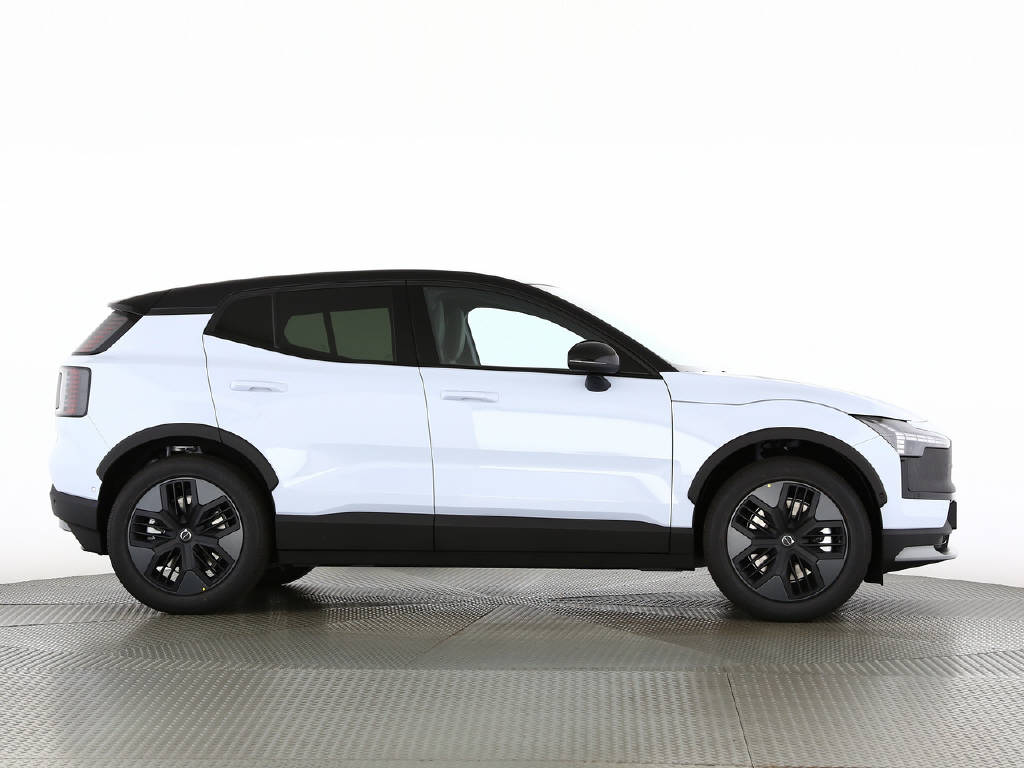 VOLVO EX 30 Cross Country P8 Ultra AWD-image-8