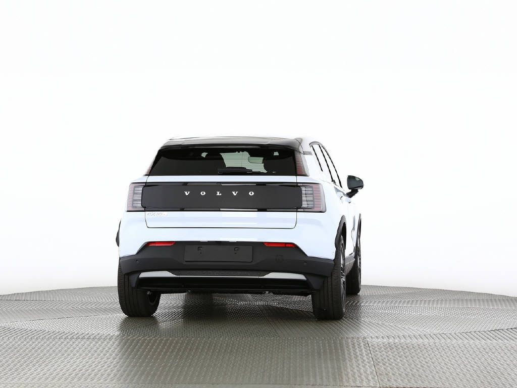 VOLVO EX 30 Cross Country P8 Ultra AWD-image-5
