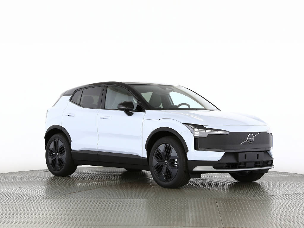 VOLVO EX 30 Cross Country P8 Ultra AWD-image-11