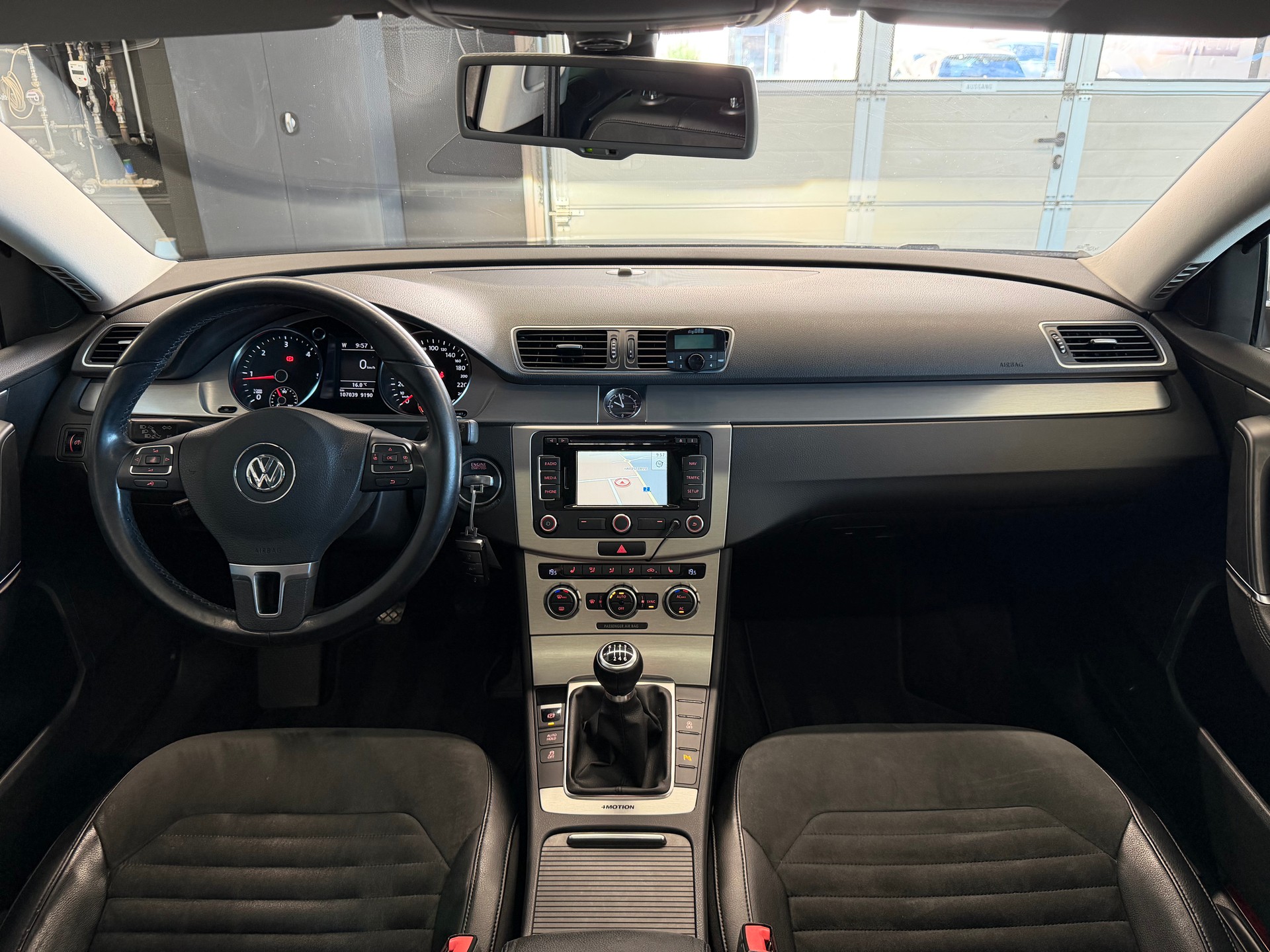 VW Passat Variant 2.0 TDI BMT Highline 4M-image-13