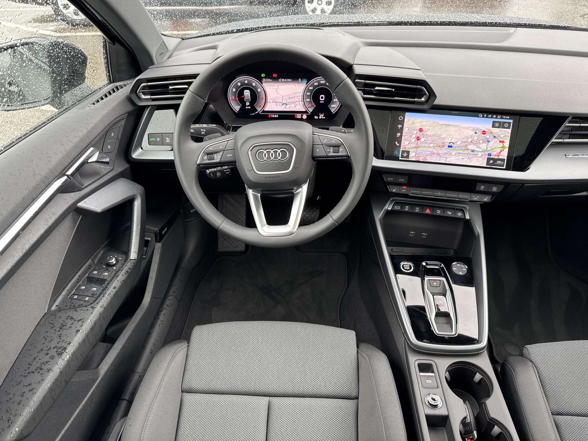 AUDI A3 Sportback 40 TFSi quattro S Line S-Tronic Automat-image-3