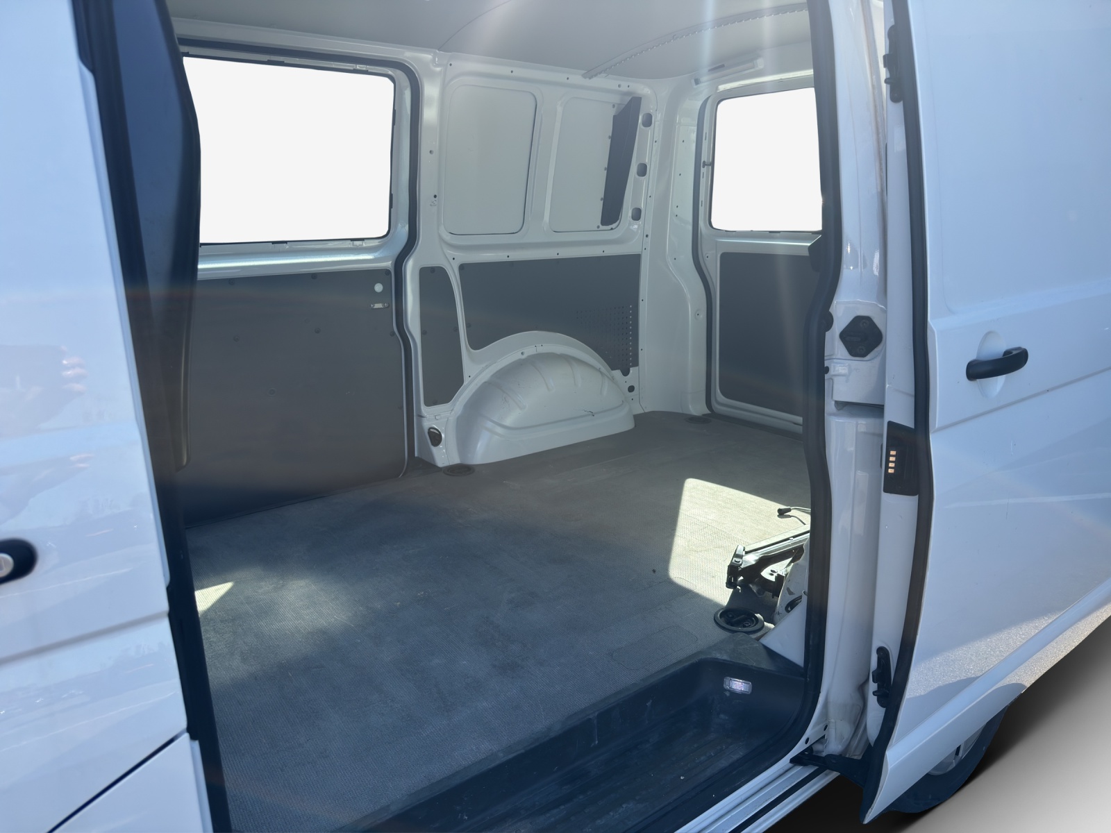 VW T6.1 2.0 TDI-image-11