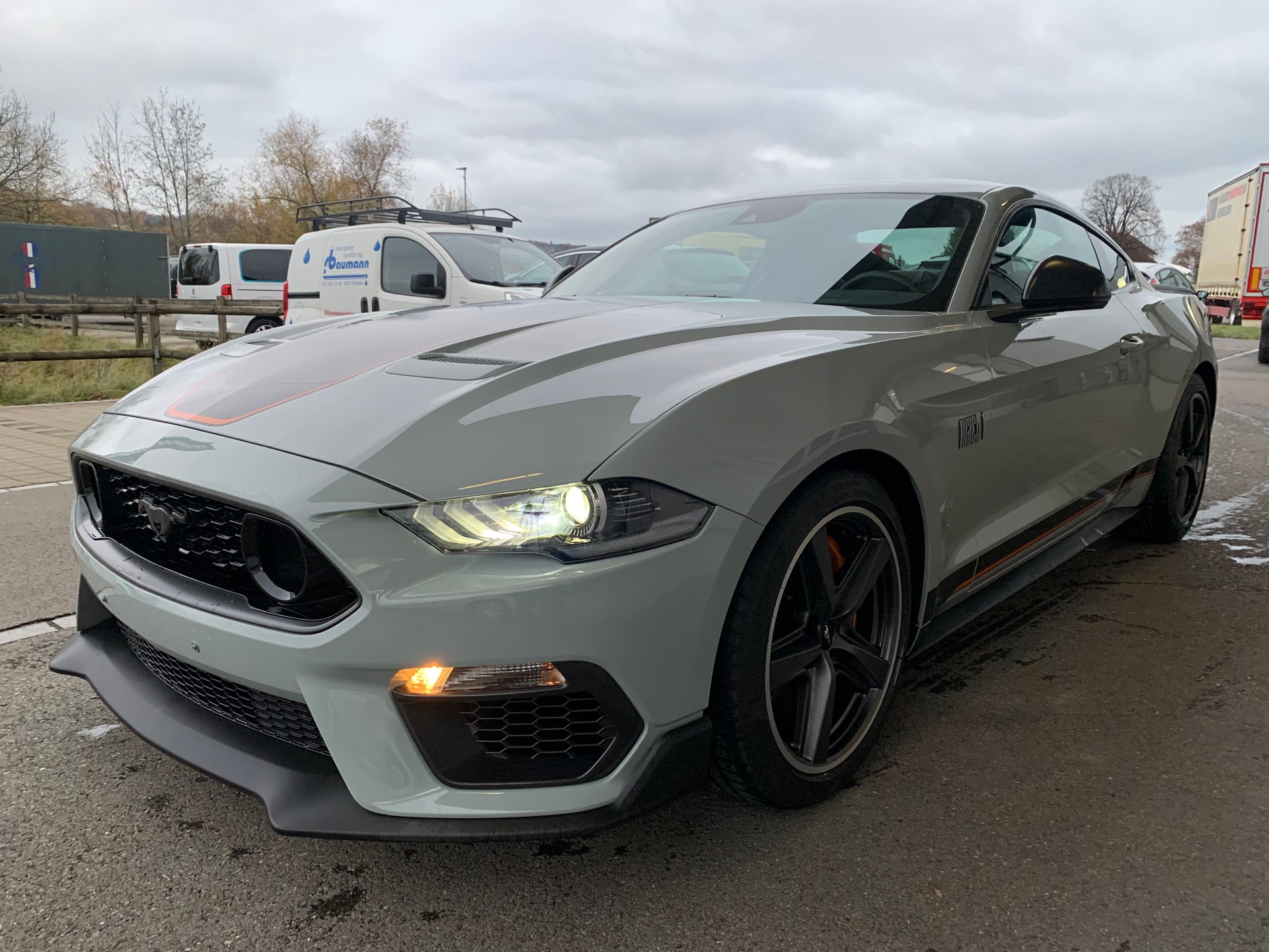 FORD Mustang Coupé 5.0 V8 Mach 1-image-3
