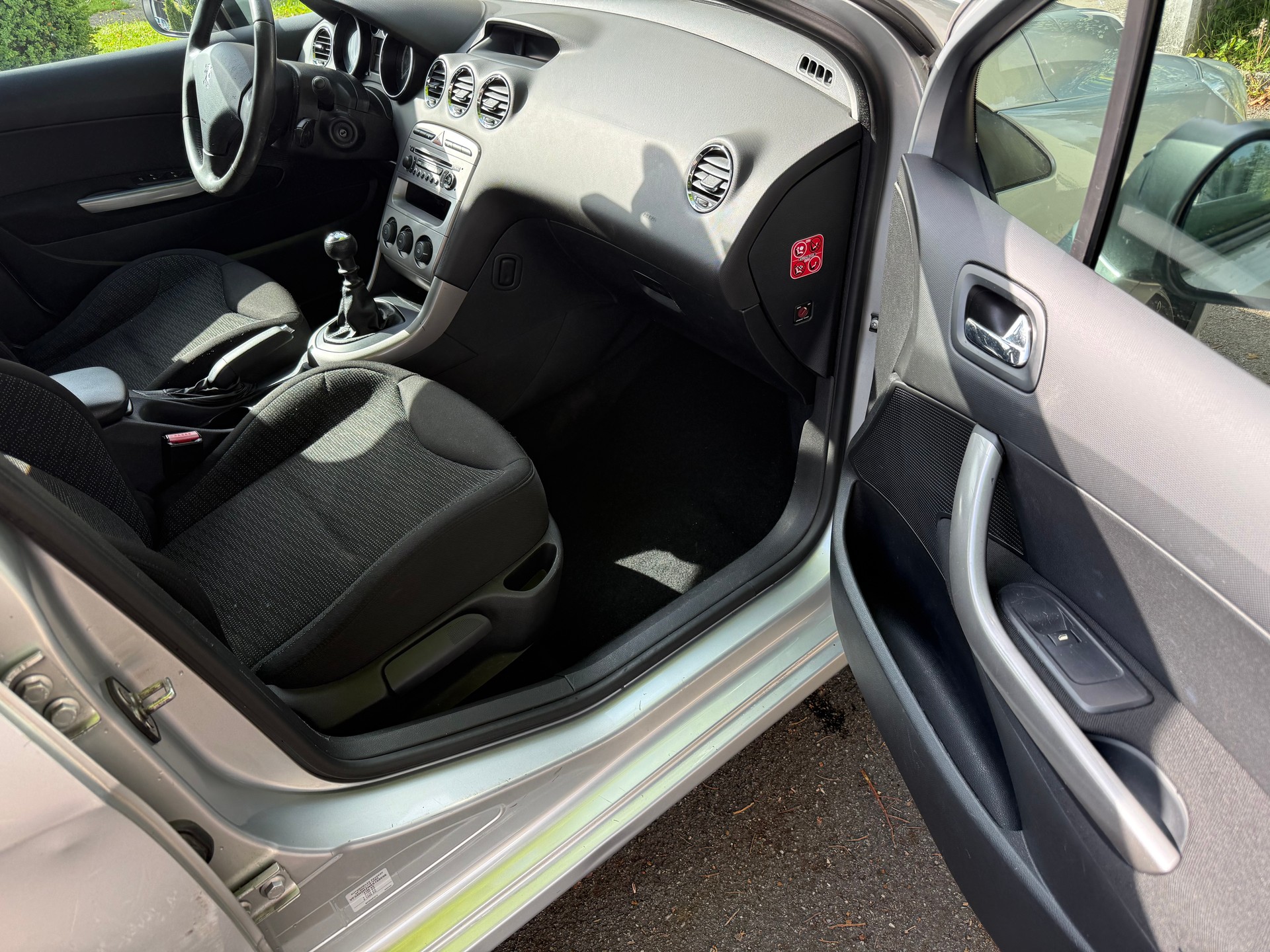 PEUGEOT 308 SW 1.6 HDI Sport-image-6