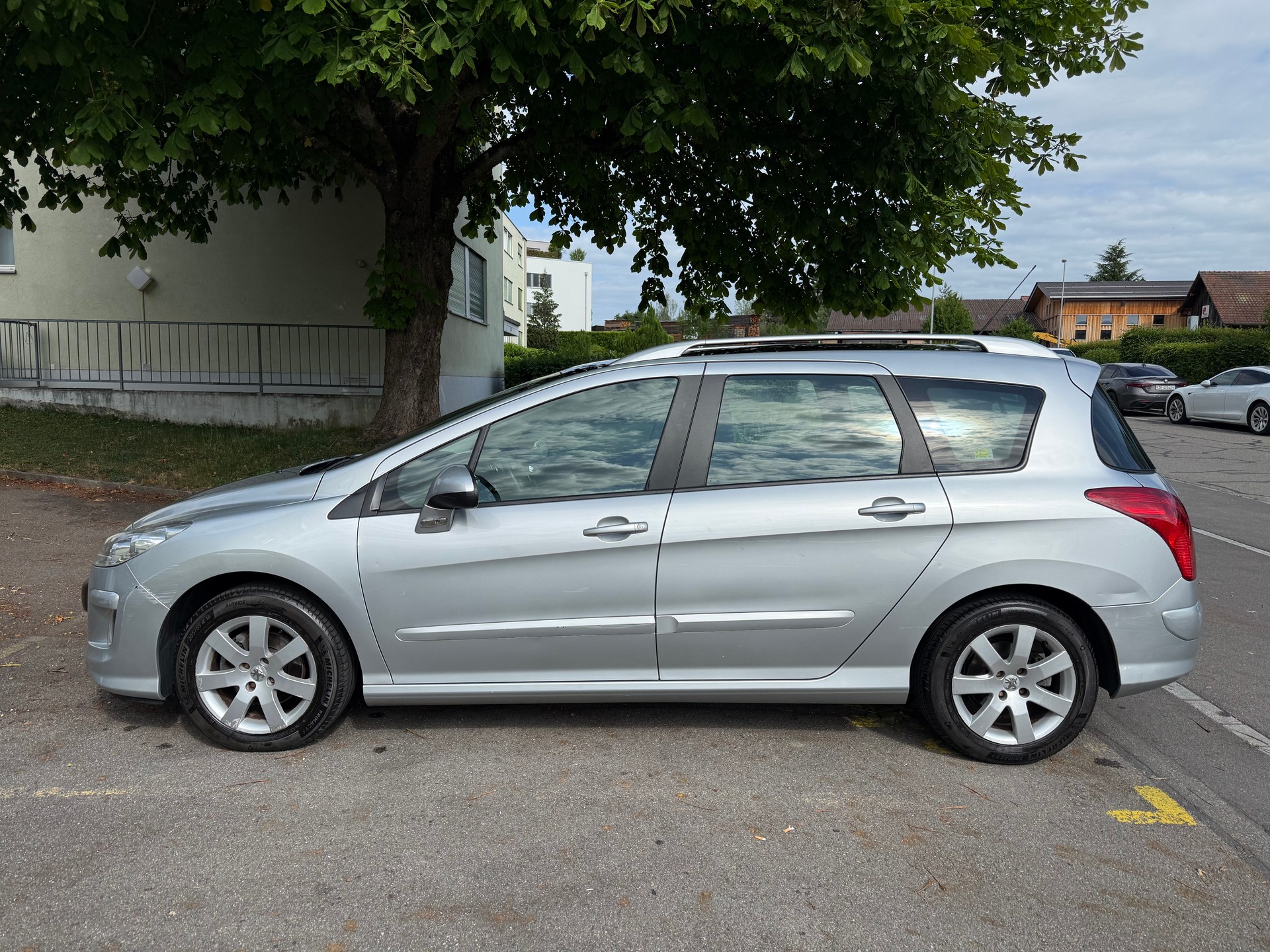 PEUGEOT 308 SW 1.6 HDI Sport-image-3