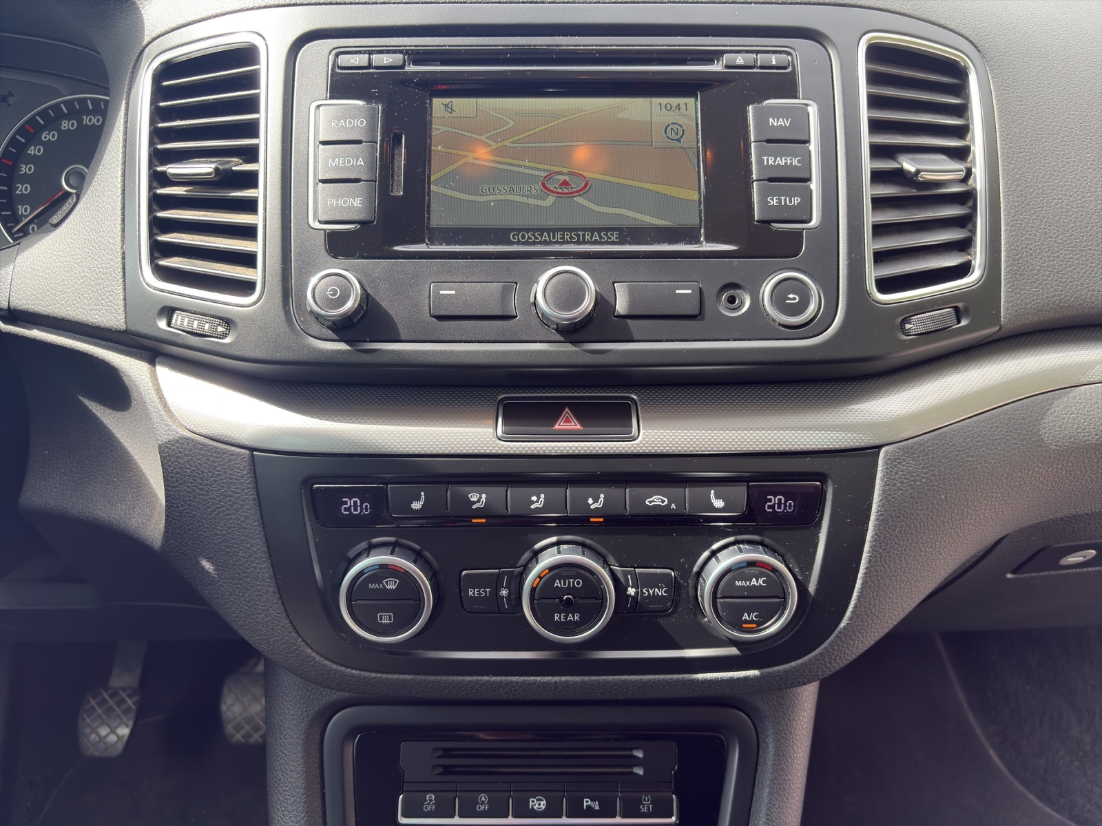 VW Sharan 2.0 TDI BMT Trendline 4Motion-image-12