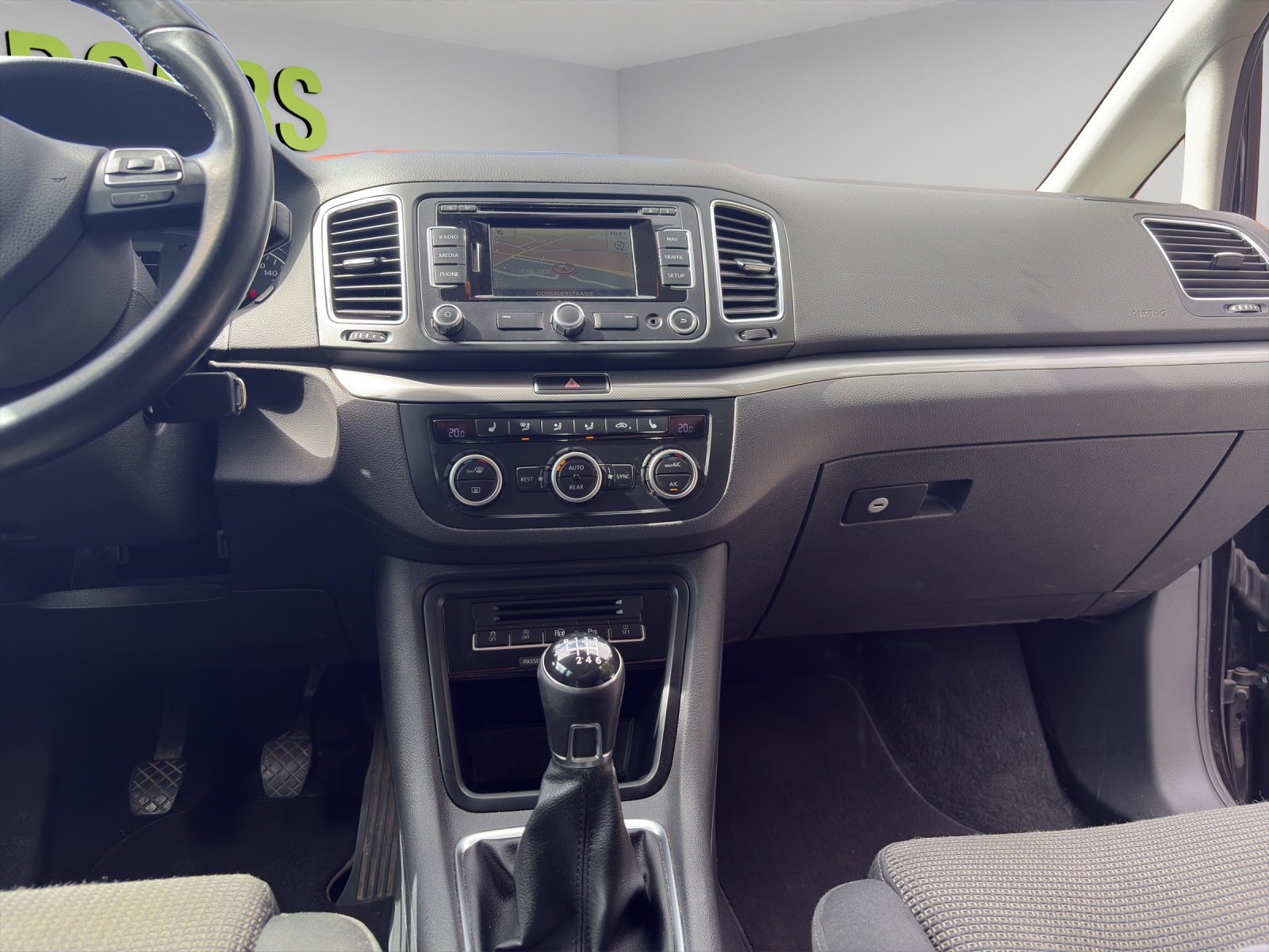 VW Sharan 2.0 TDI BMT Trendline 4Motion-image-9