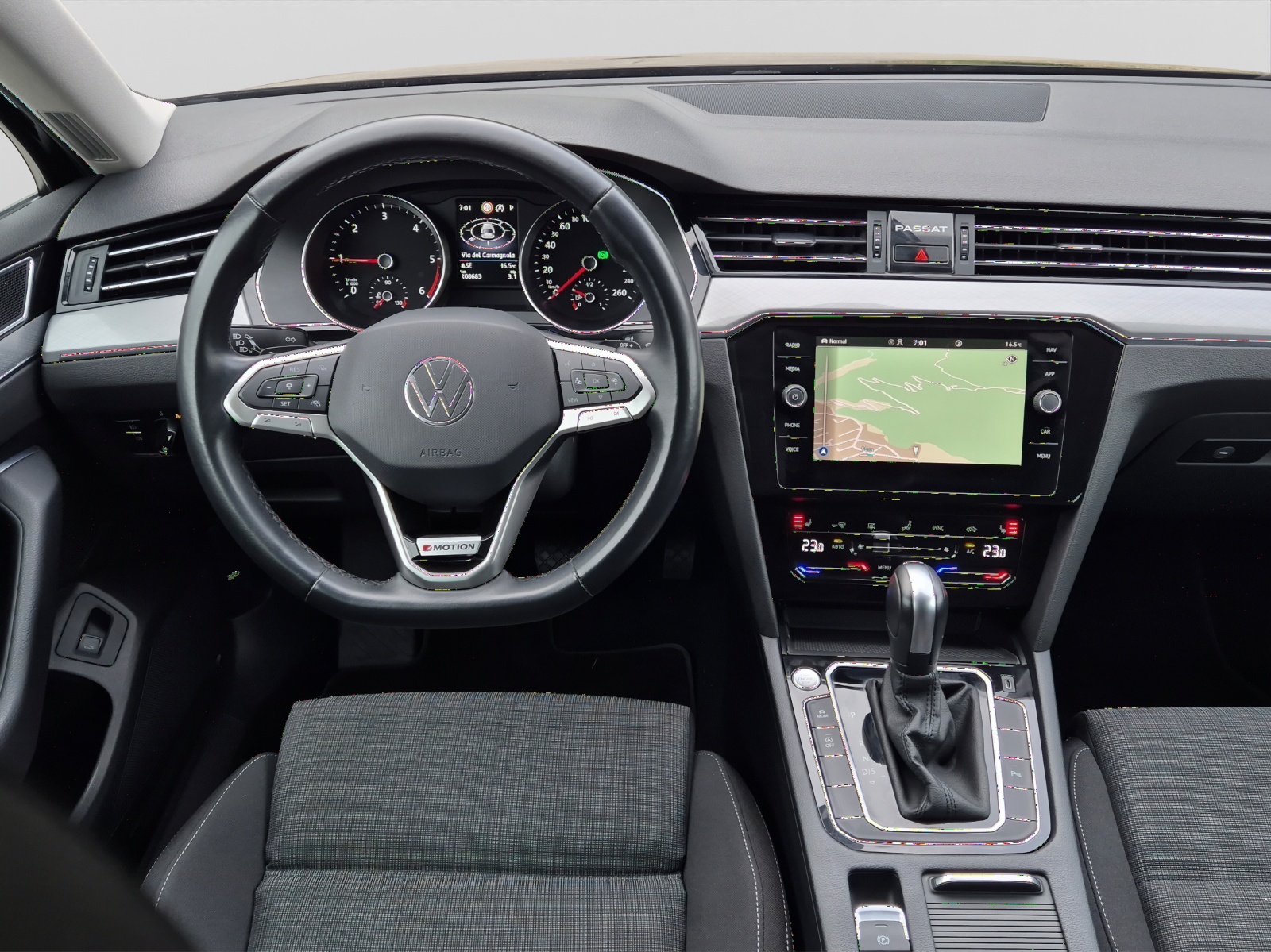 VW Passat 2.0 TDI BMT Elegance 4Motion DSG-image-9