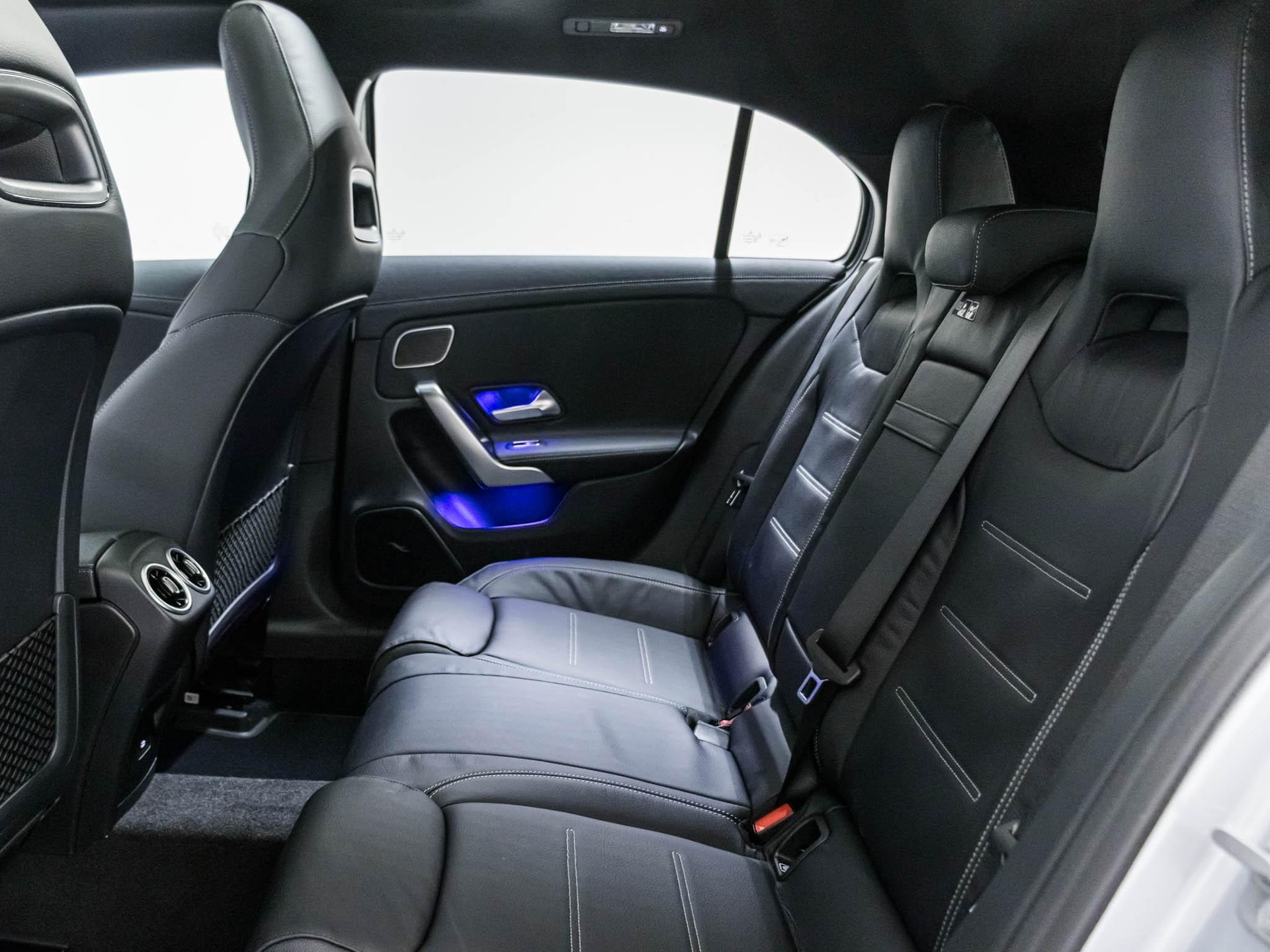 MERCEDES-BENZ A 45 S AMG 4MATIC+-image-7