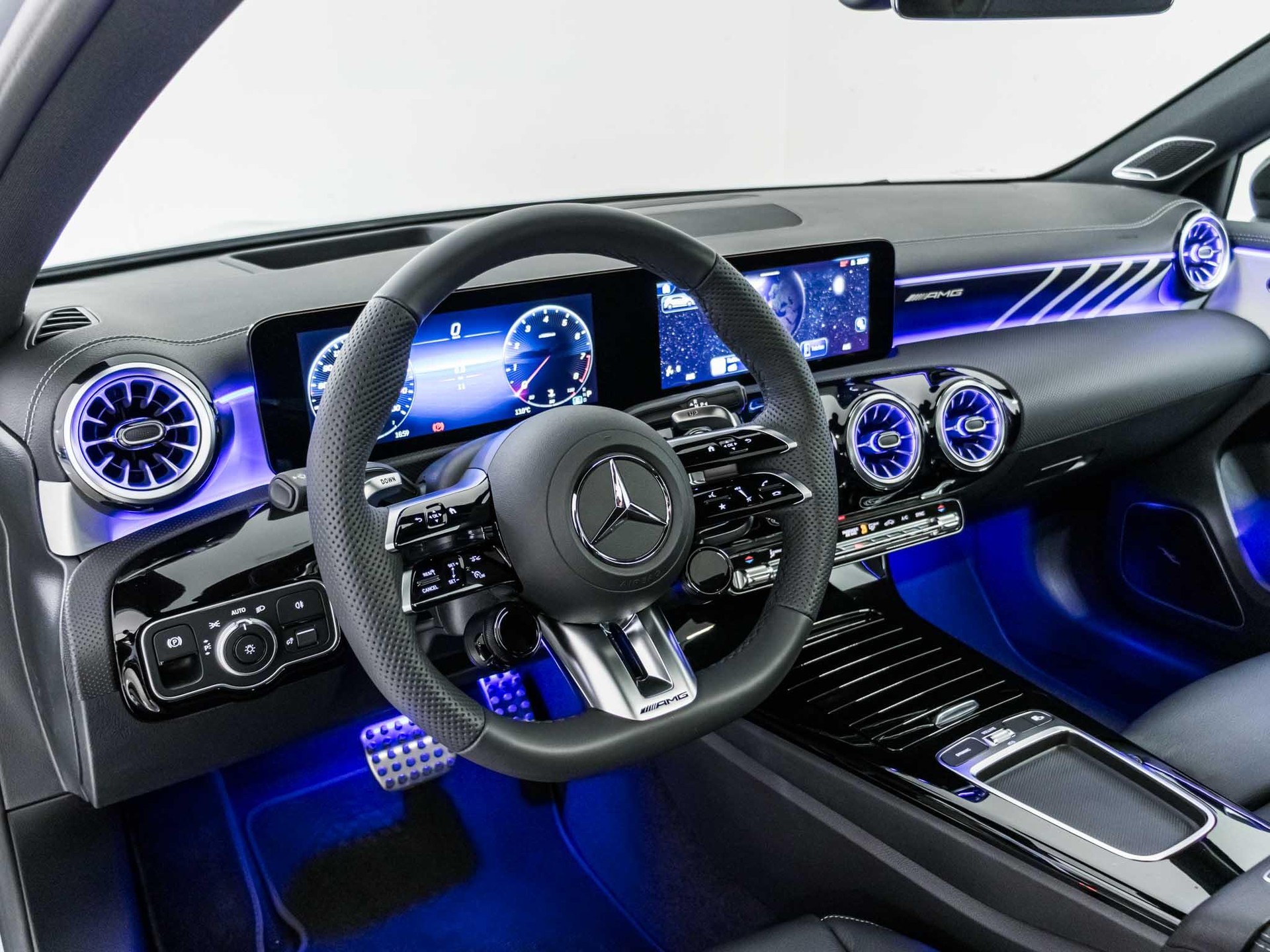 MERCEDES-BENZ A 45 S AMG 4MATIC+-image-9