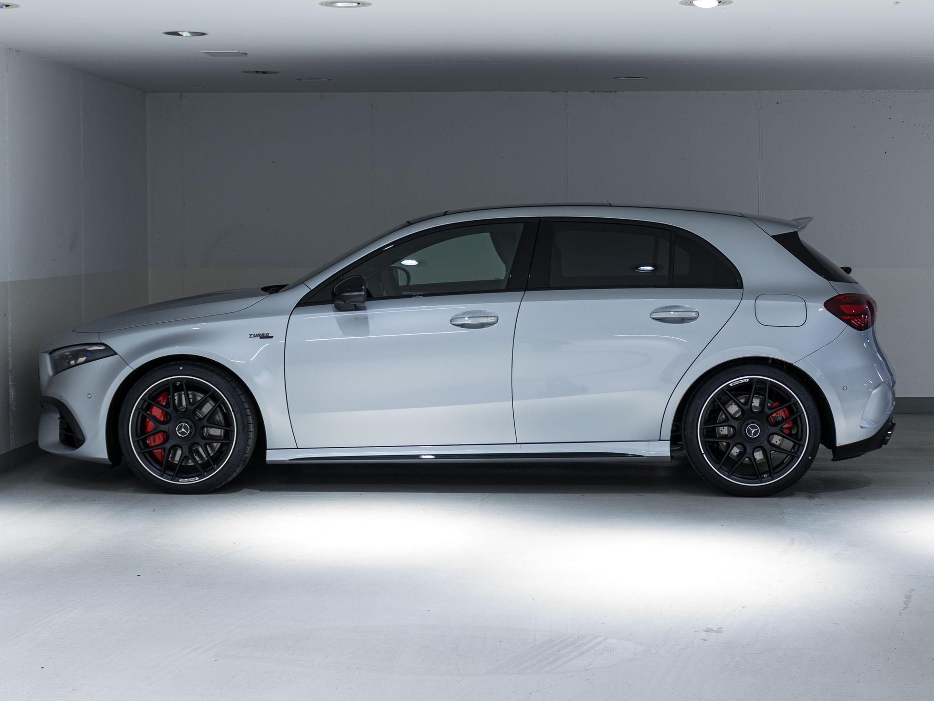 MERCEDES-BENZ A 45 S AMG 4MATIC+-image-4