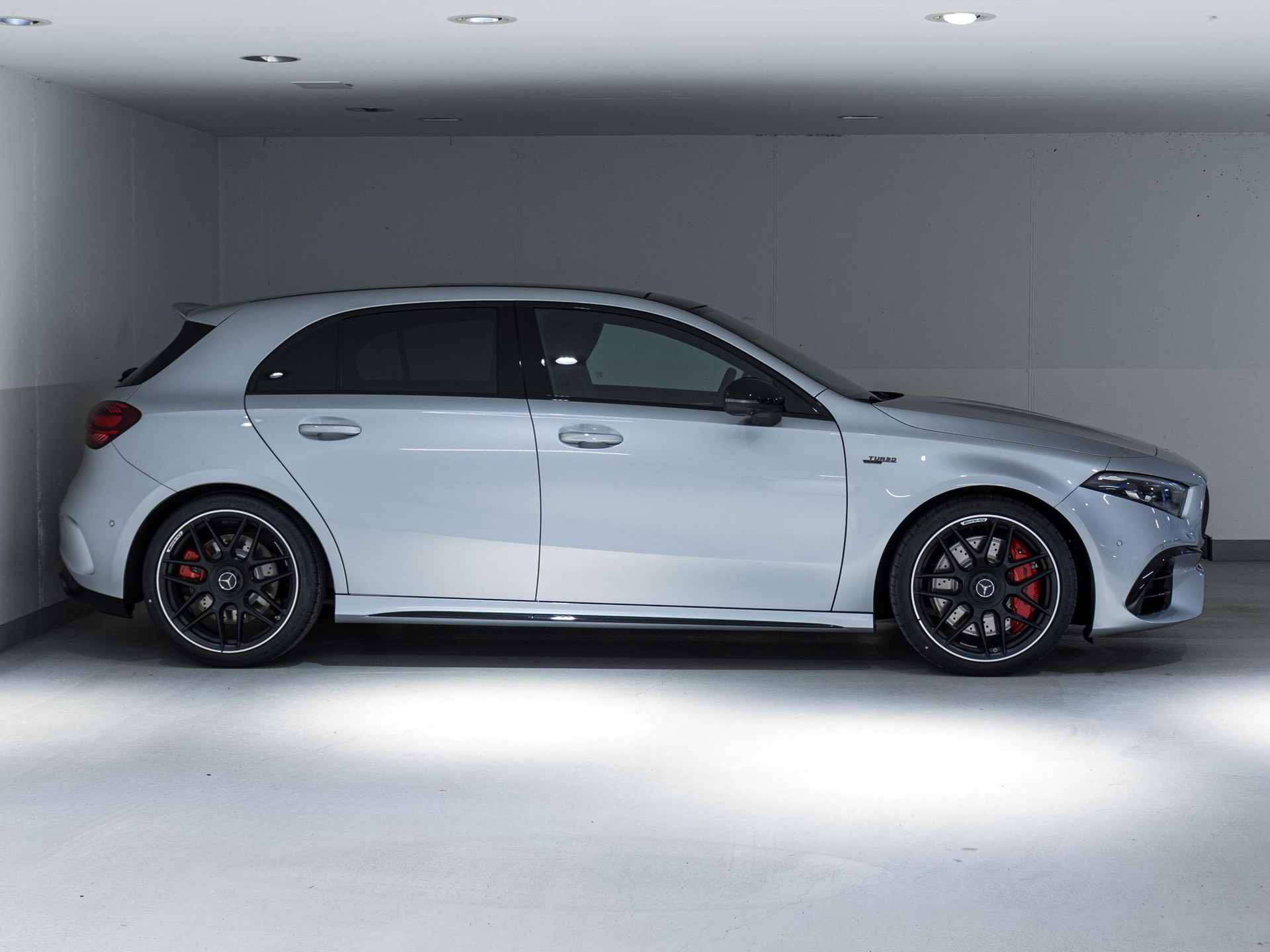 MERCEDES-BENZ A 45 S AMG 4MATIC+-image-1