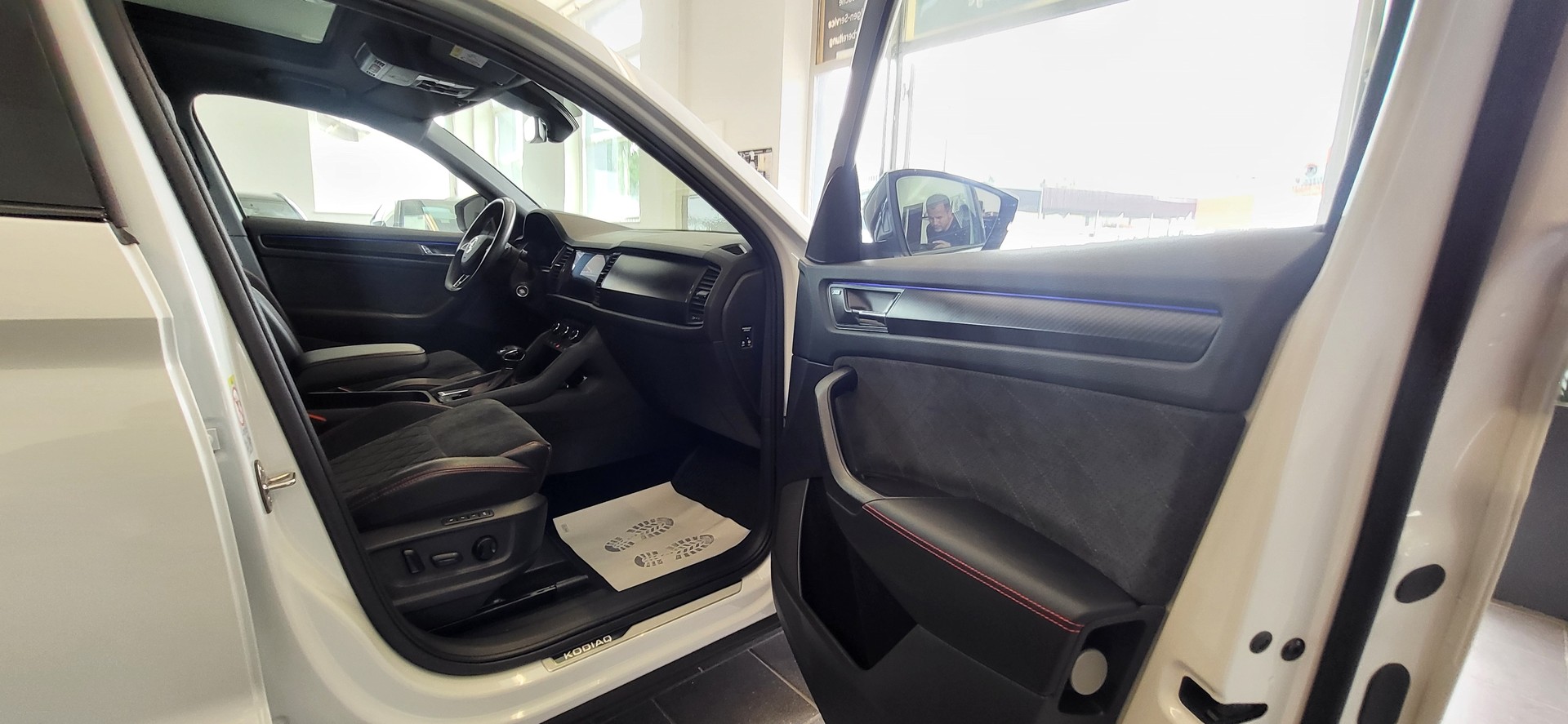 SKODA Kodiaq 2.0 Bi-TDI SCR RS 4x4 DSG-image-9