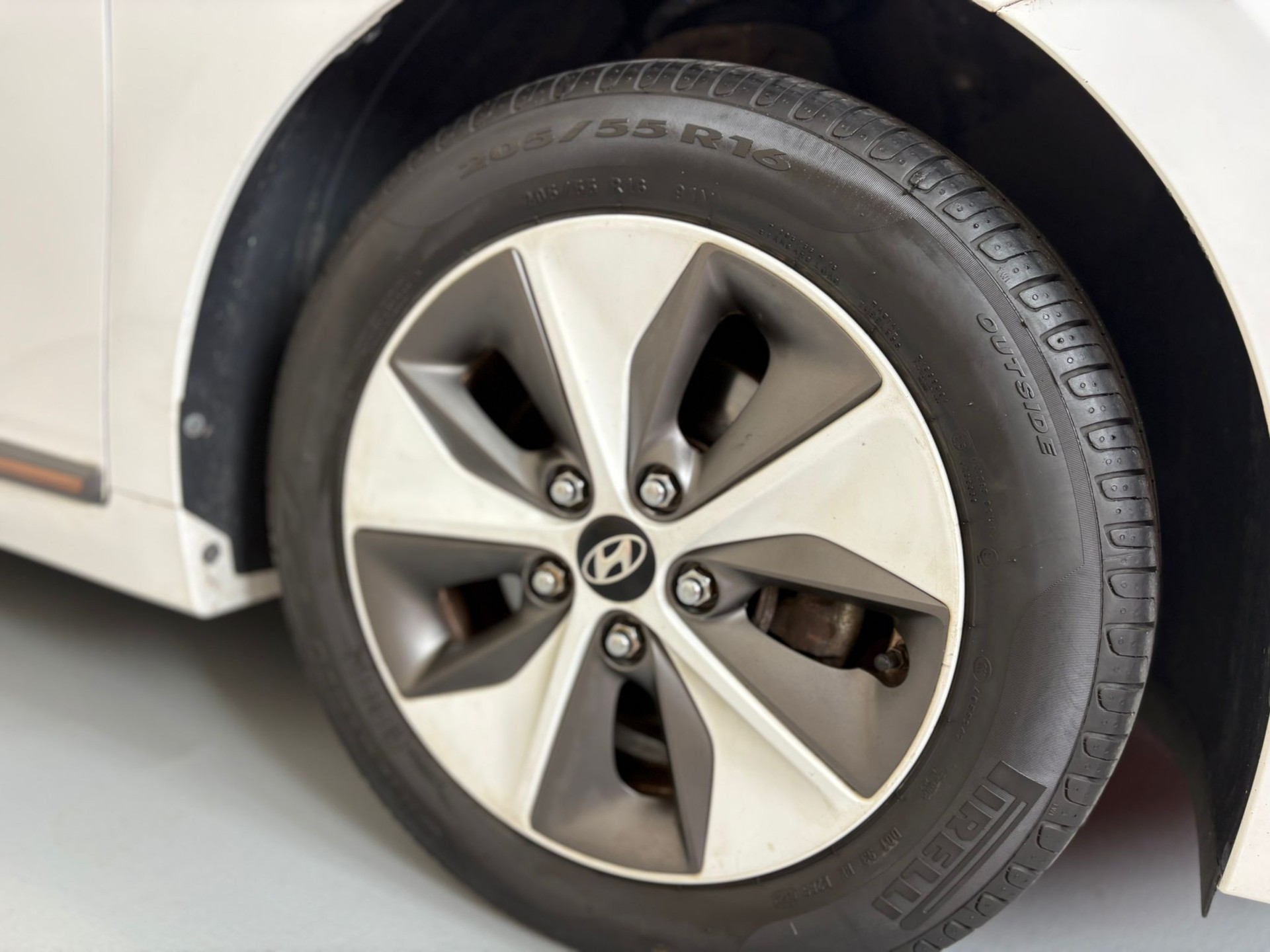 HYUNDAI Ioniq Launch Plus-image-4