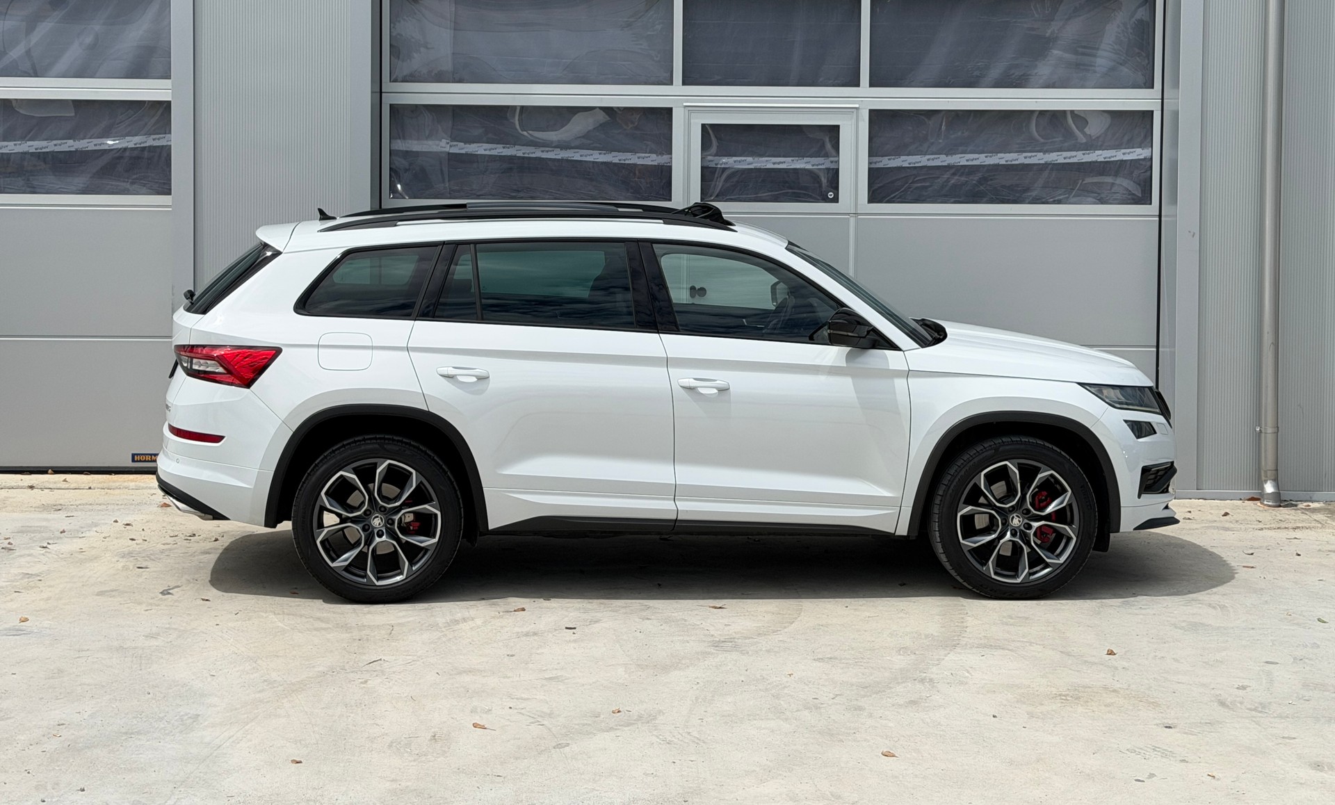 SKODA Kodiaq 2.0 Bi-TDI SCR RS 4x4 DSG - 7 Plätzer-image-2