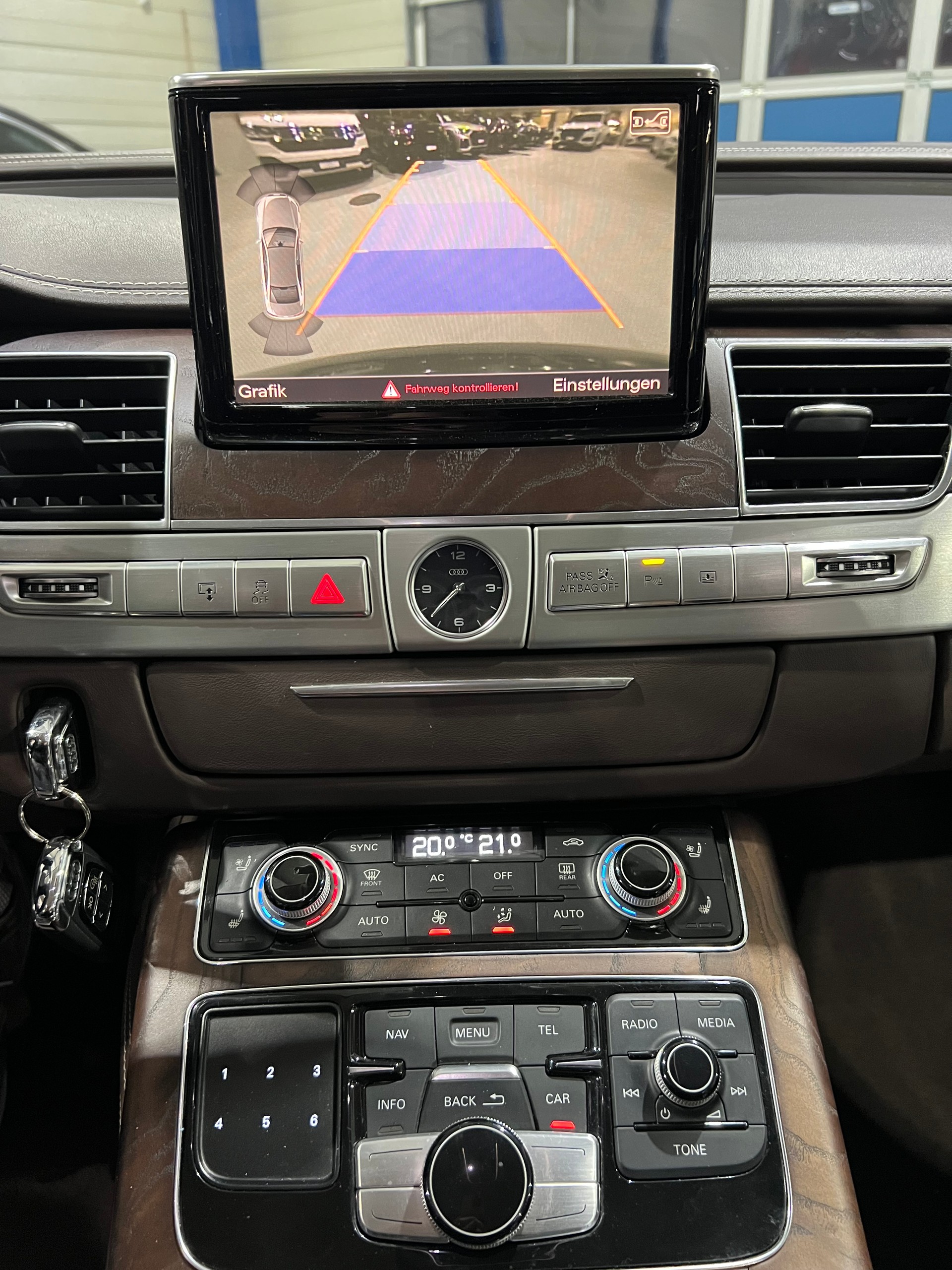 AUDI A8 4.2 FSI qu**Panodach,Soft Close,Alcantara Dachhimmel,MFK 2026**Np CHF 221'028**-image-9