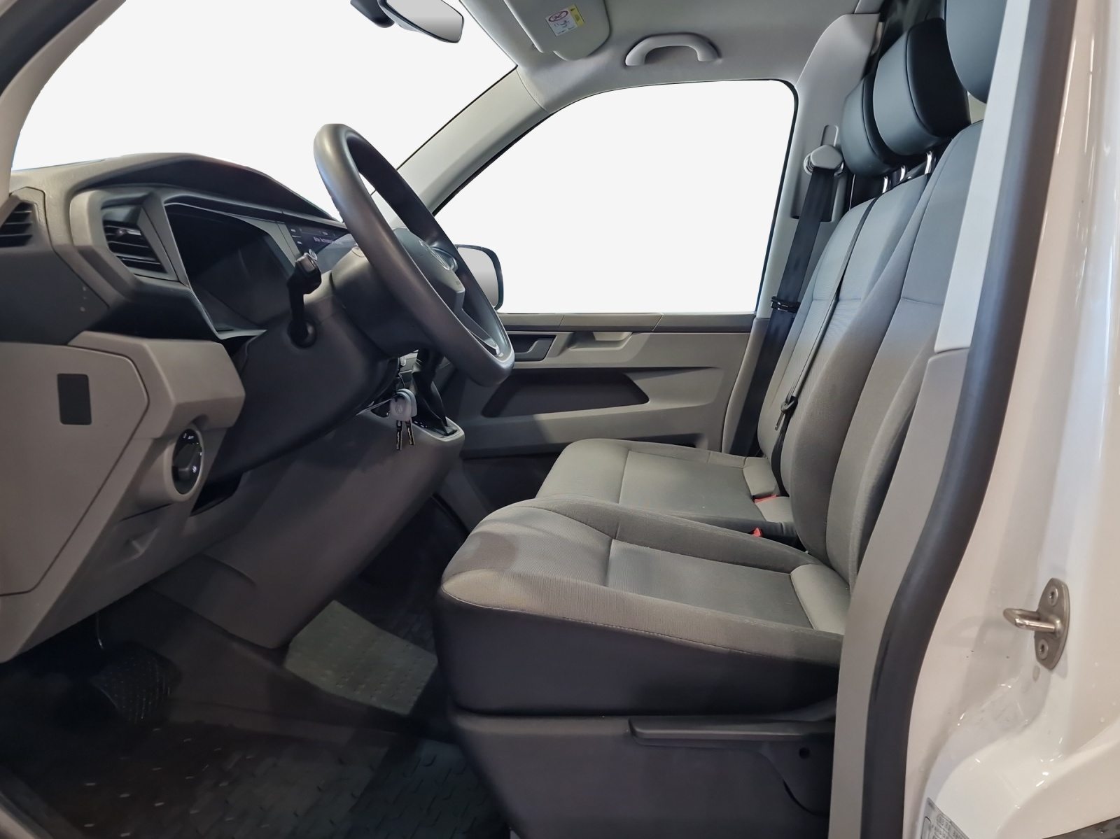 VW T6.1 2.0 TDI DSG-image-7