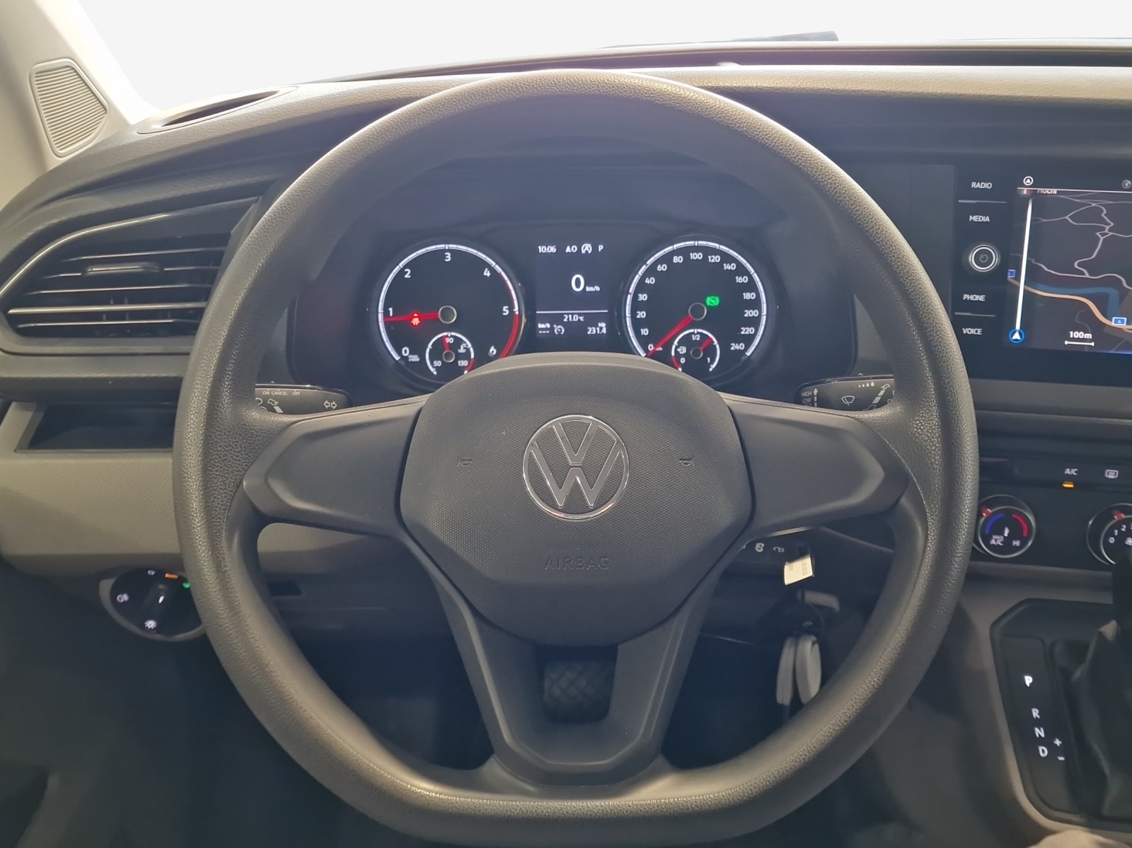 VW T6.1 2.0 TDI DSG-image-9