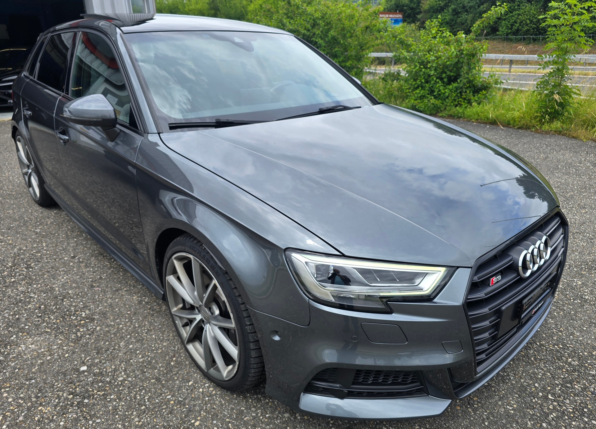 AUDI S3 Sportback 2.0 TFSI quattro S-tronic-image-2