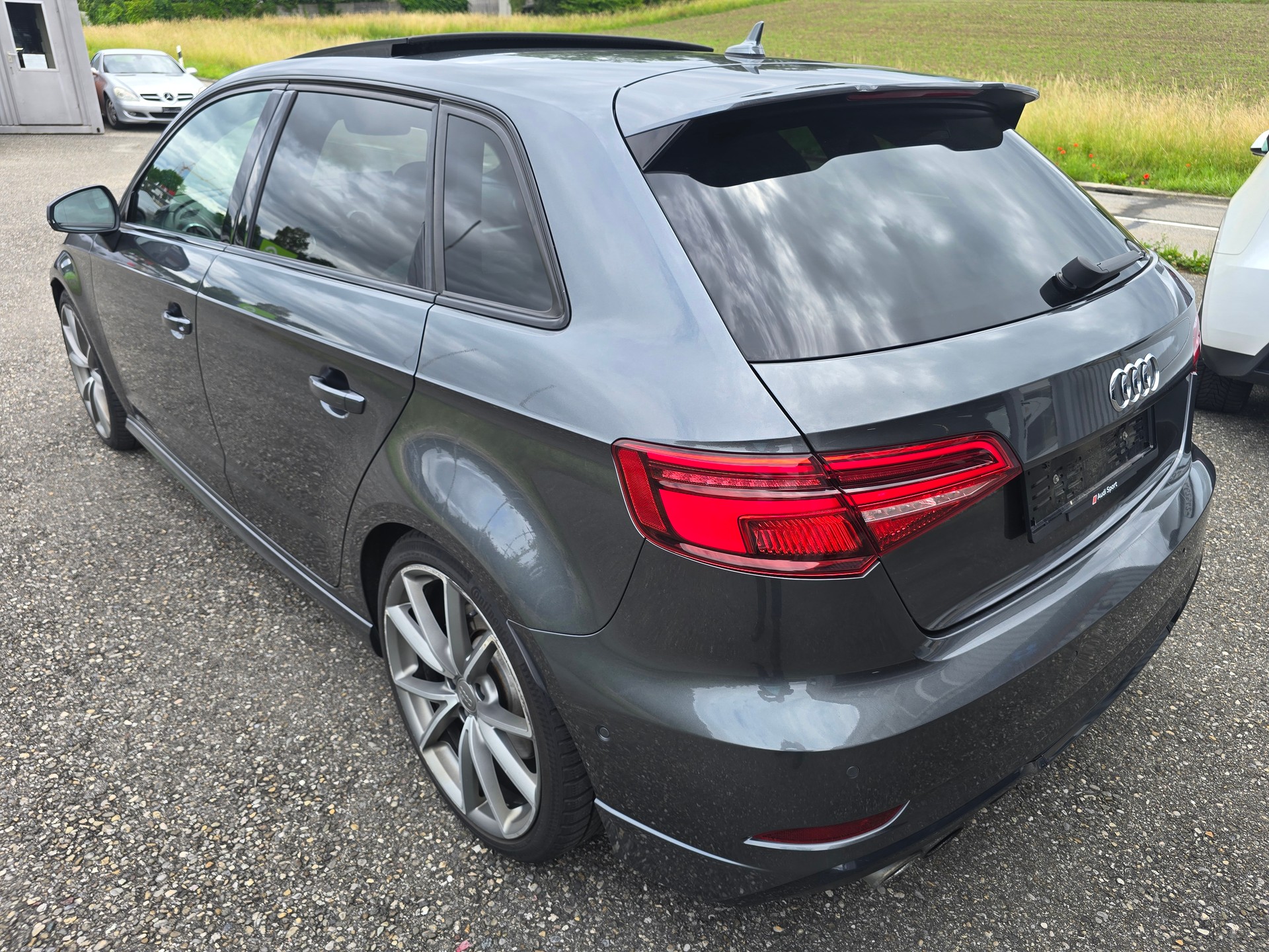 AUDI S3 Sportback 2.0 TFSI quattro S-tronic-image-5