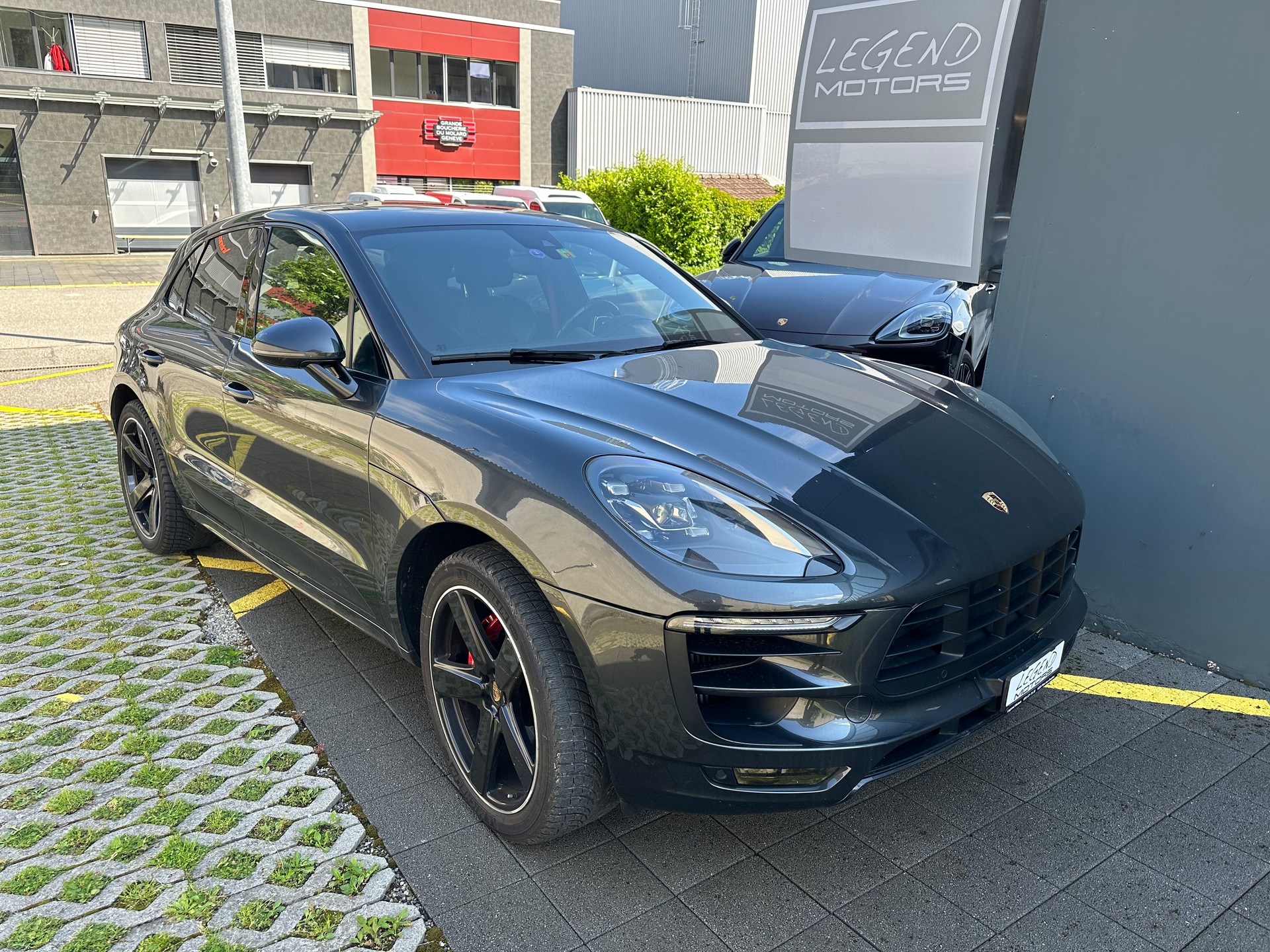 PORSCHE 3.0 V6 GTS-image-5