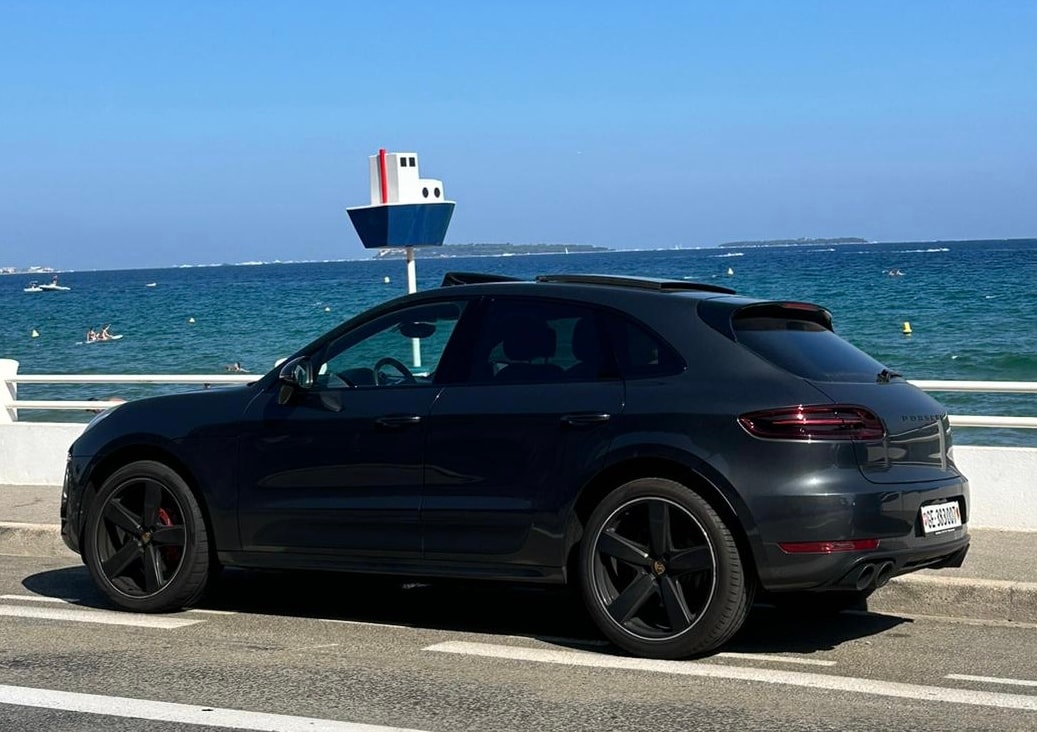 PORSCHE 3.0 V6 GTS-image-0