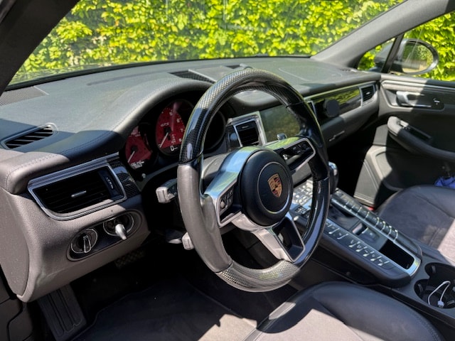 PORSCHE 3.0 V6 GTS-image-2