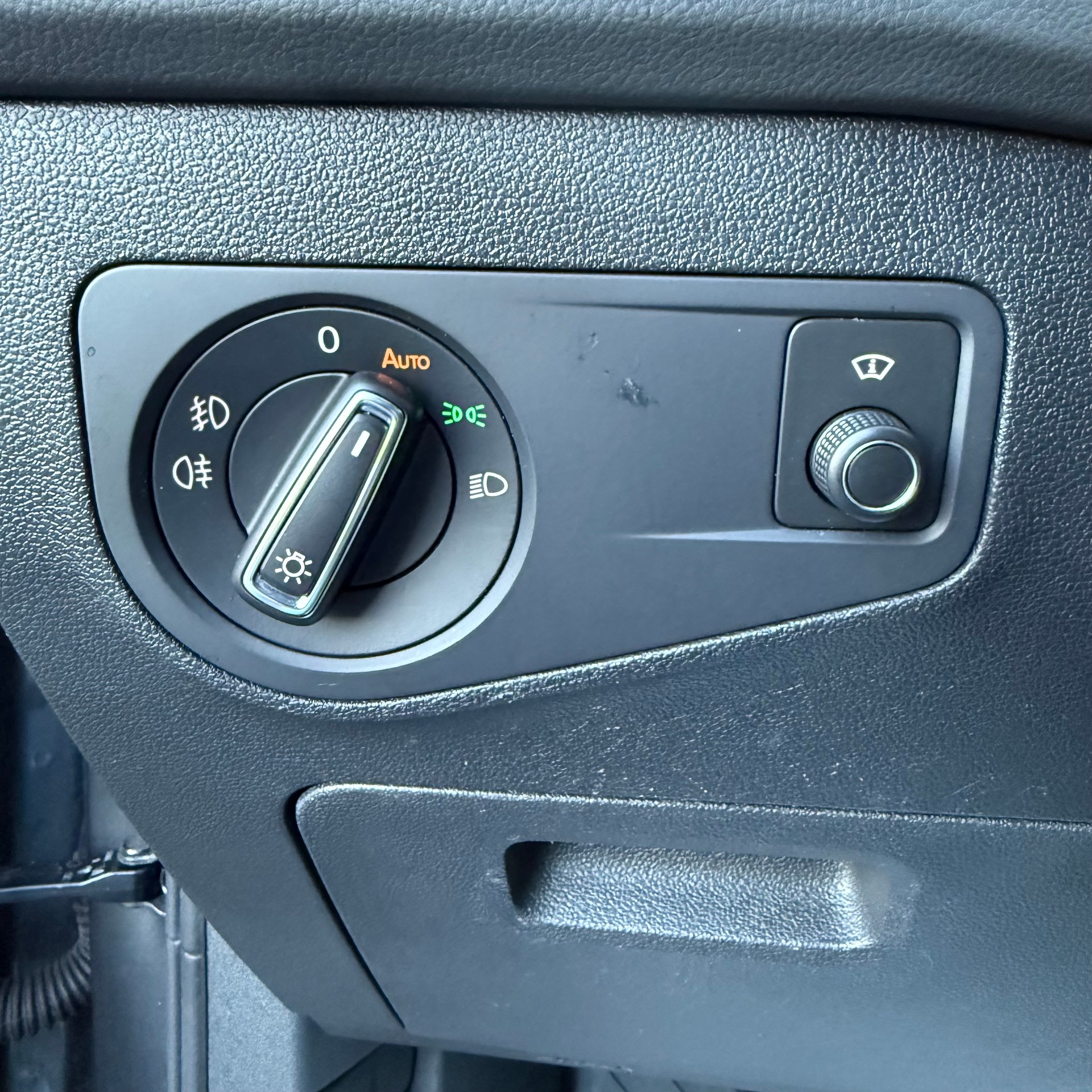 VW Tiguan 2.0 TDI SCR Highline 4Motion DSG *Anhängerkupplung*-image-23
