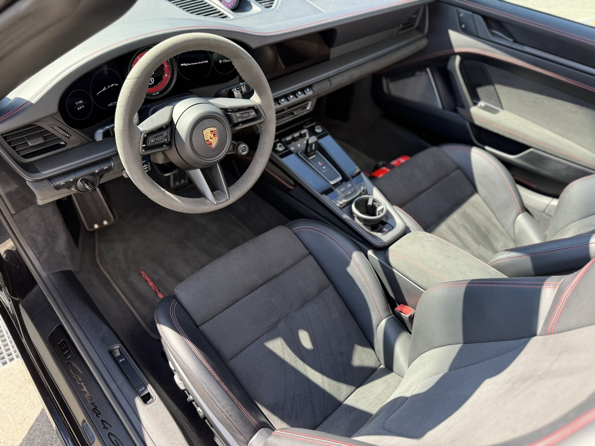 PORSCHE 911 Carrera 4 GTS Cabriolet PDK-image-10
