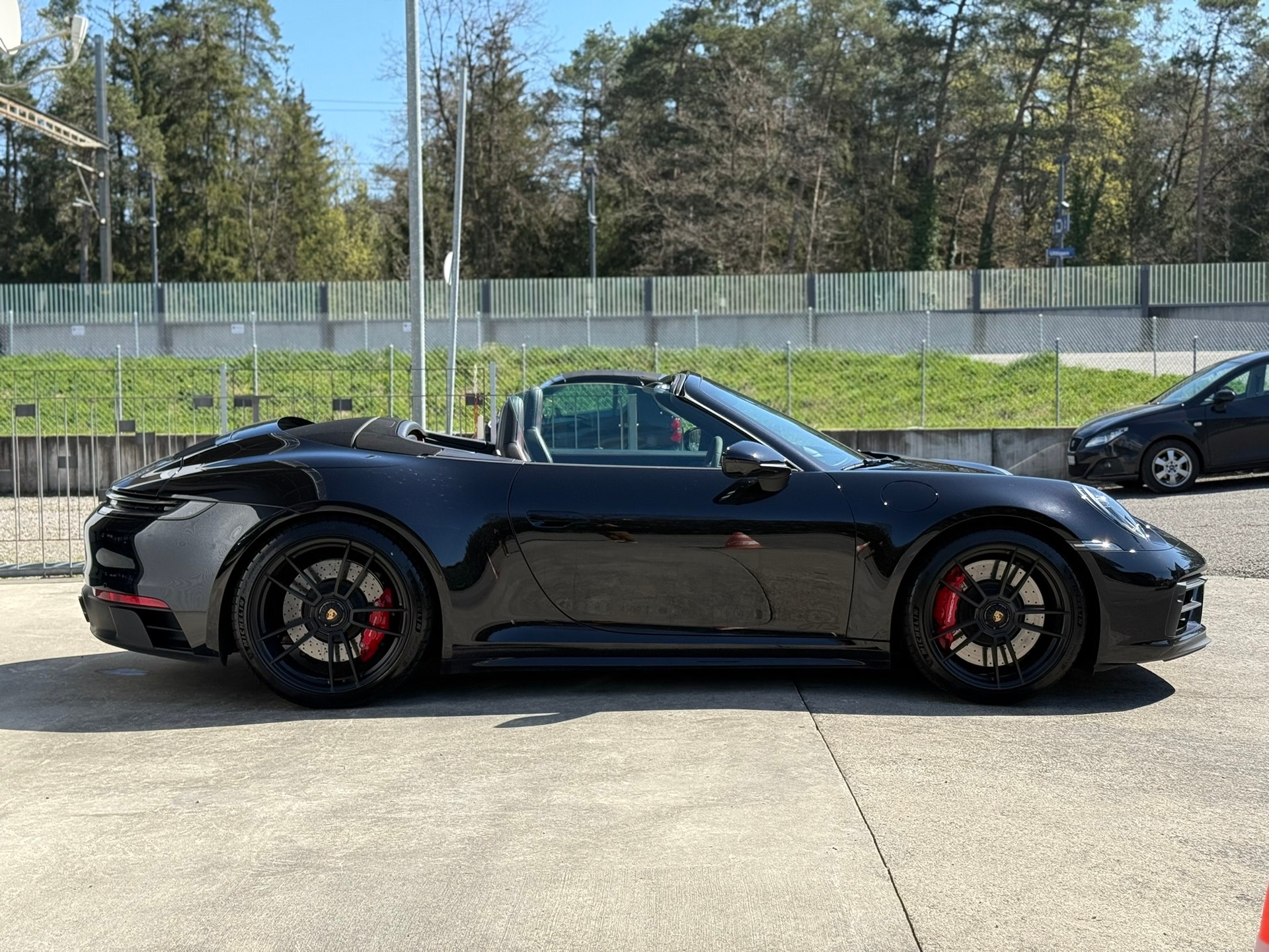 PORSCHE 911 Carrera 4 GTS Cabriolet PDK-image-4