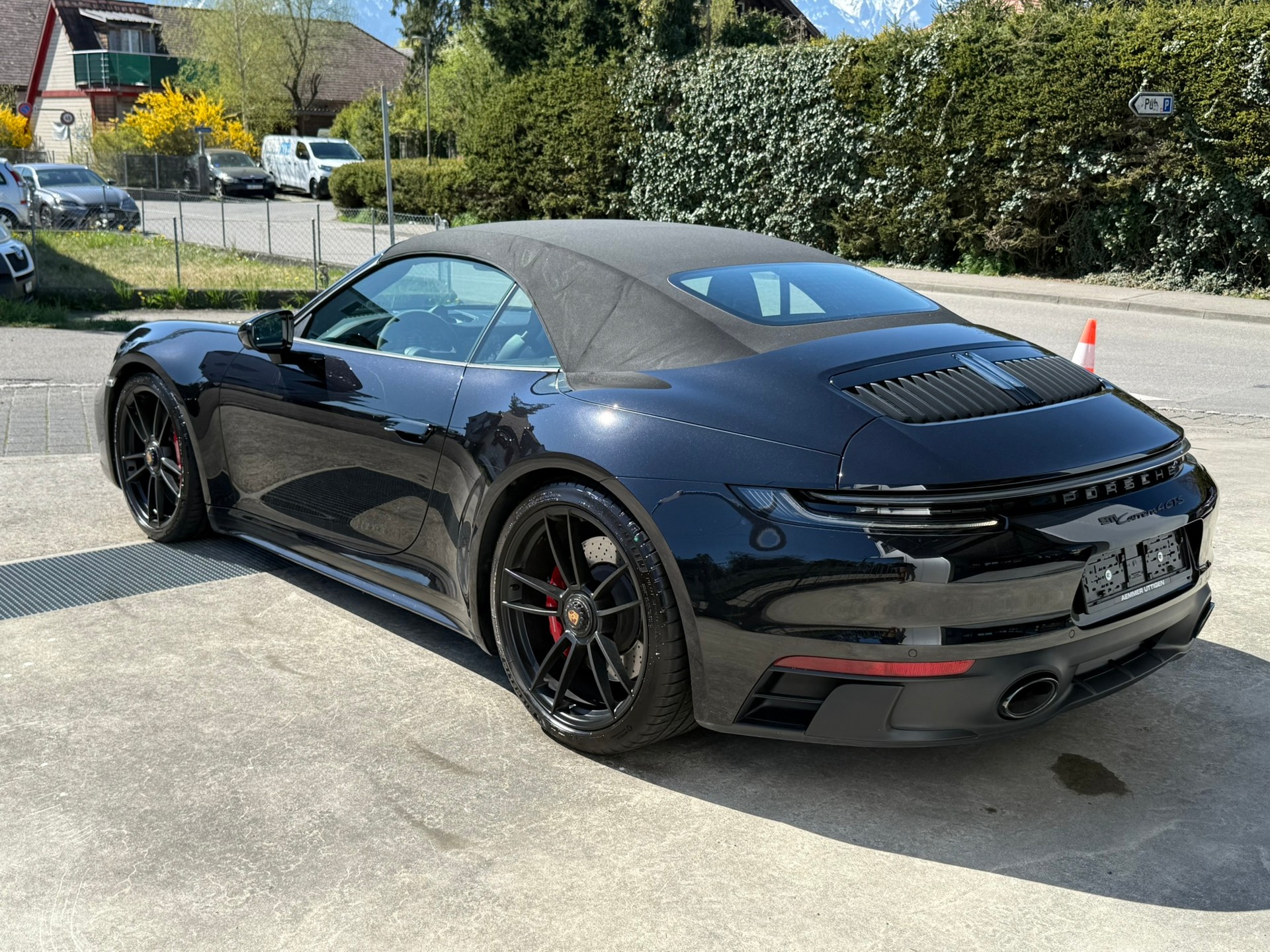 PORSCHE 911 Carrera 4 GTS Cabriolet PDK-image-9