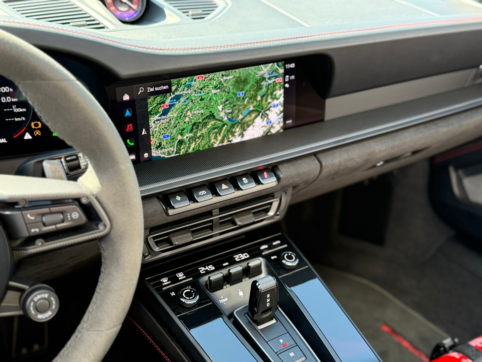 PORSCHE 911 Carrera 4 GTS Cabriolet PDK-image-11