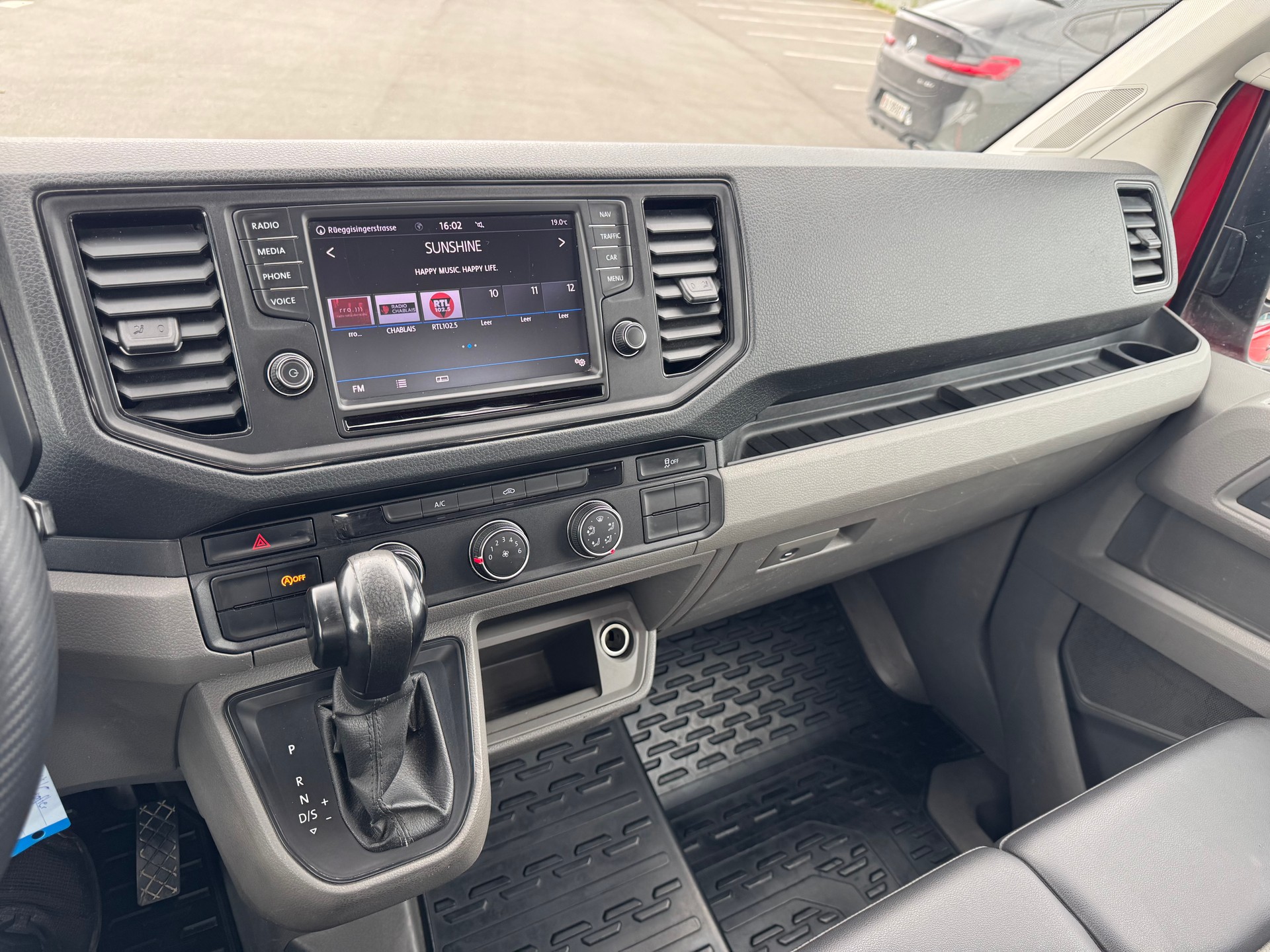 VW Crafter 35 2.0 BiTDI L4 4Motion A-image-12