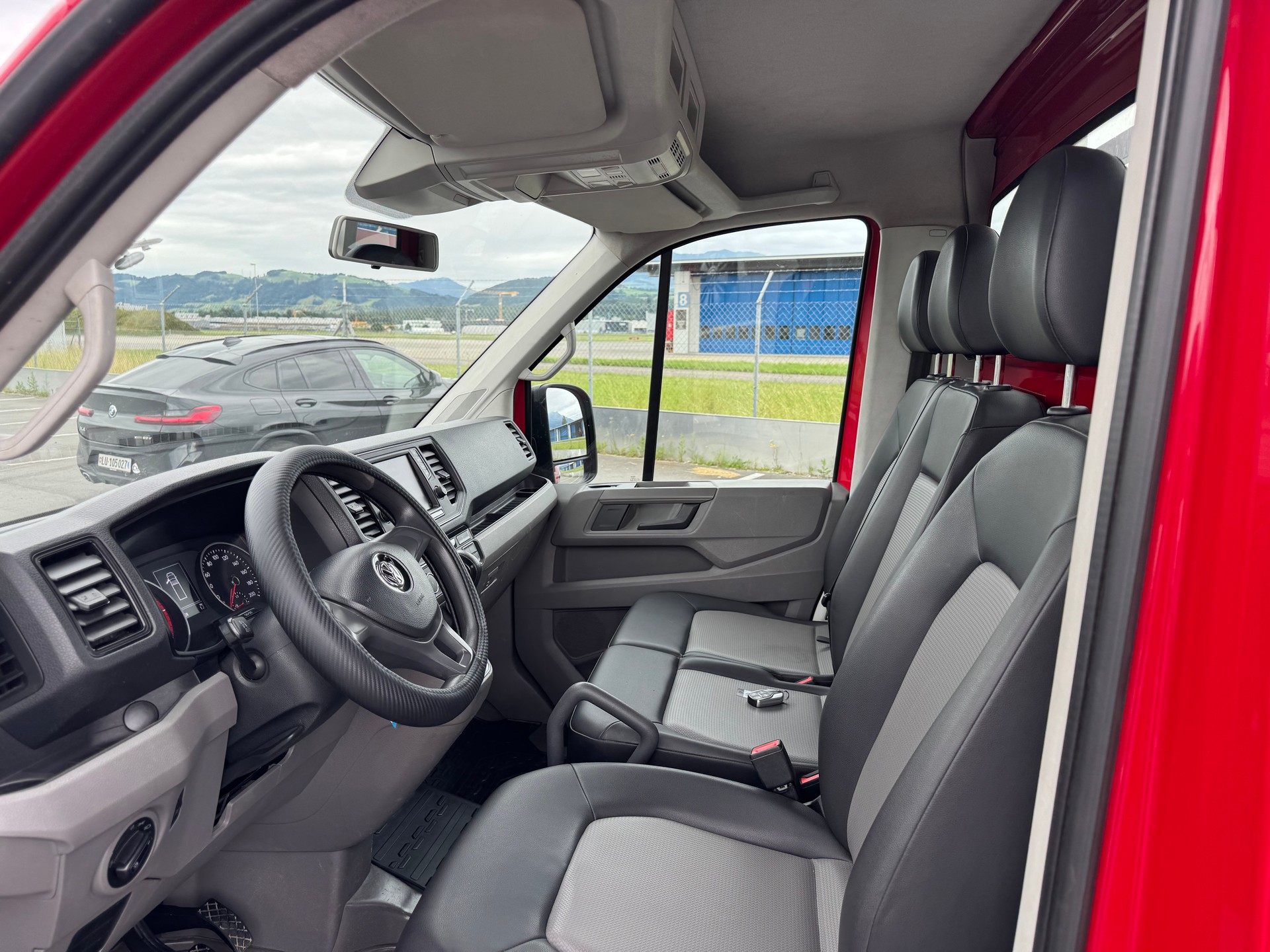 VW Crafter 35 2.0 BiTDI L4 4Motion A-image-7