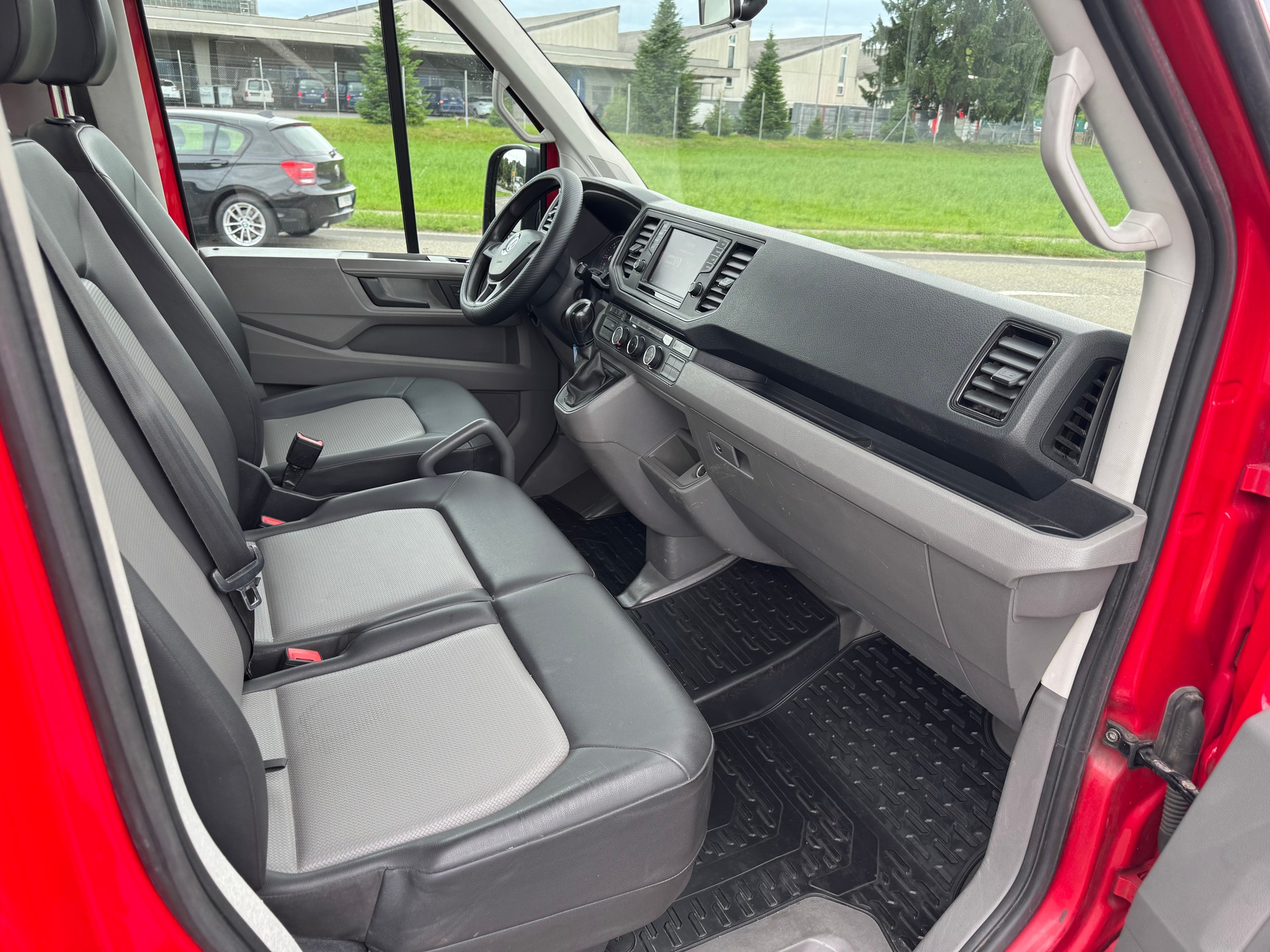 VW Crafter 35 2.0 BiTDI L4 4Motion A-image-9