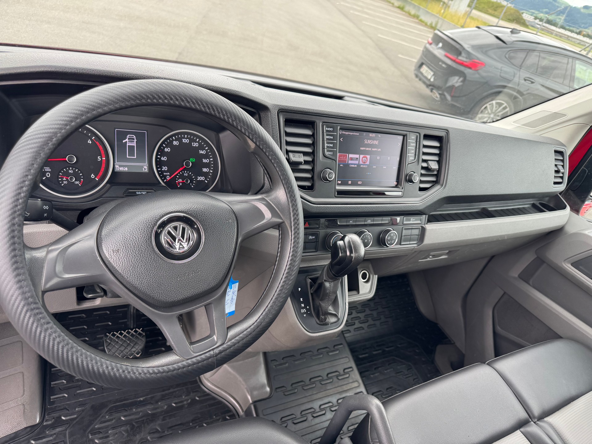 VW Crafter 35 2.0 BiTDI L4 4Motion A-image-8