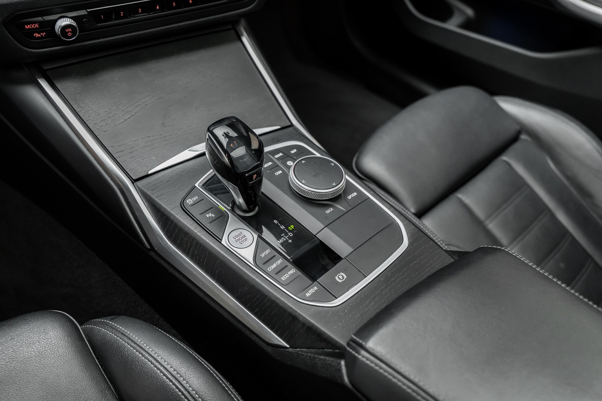 BMW M340d xDrive 48V Steptronic Sport-image-13