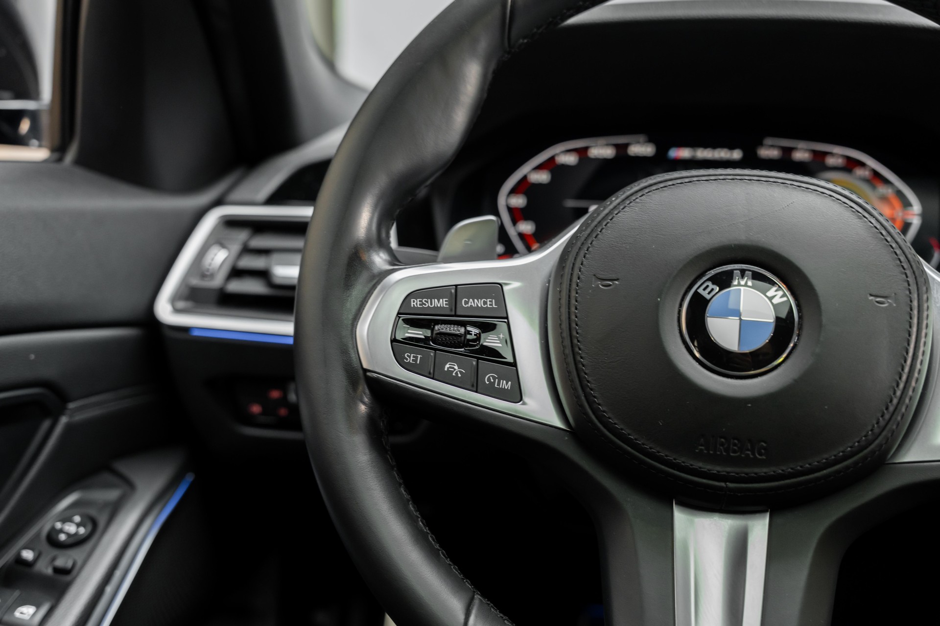 BMW M340d xDrive 48V Steptronic Sport-image-19