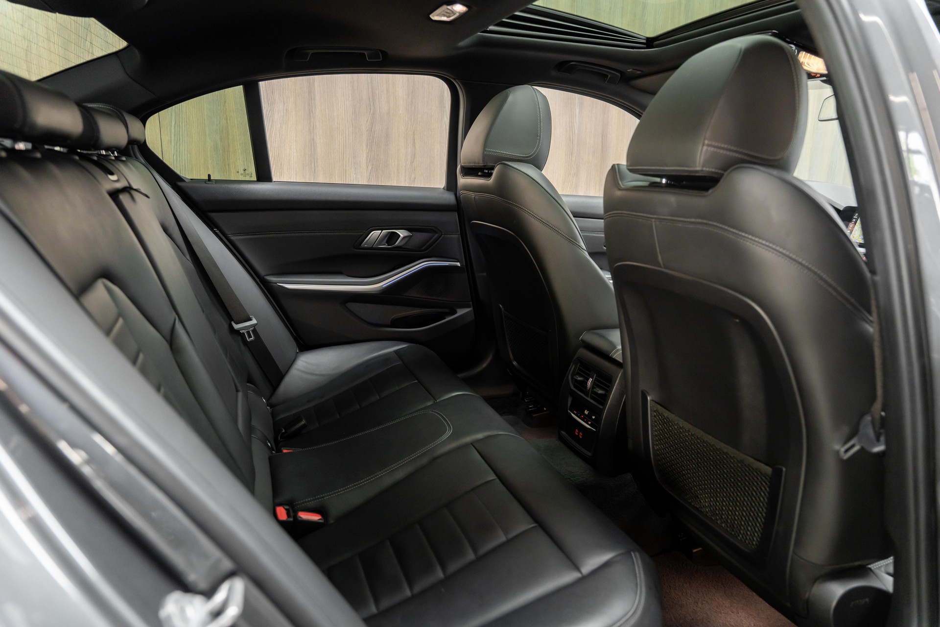 BMW M340d xDrive 48V Steptronic Sport-image-9