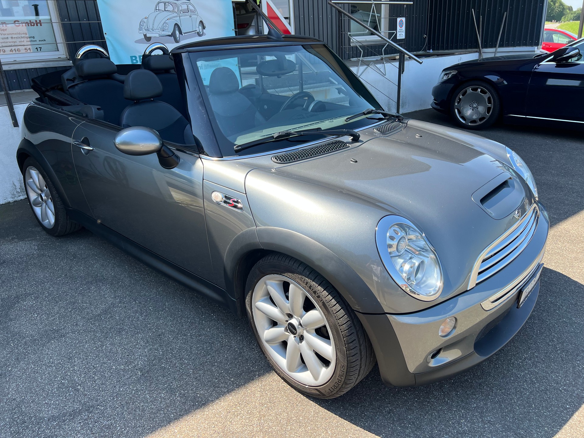 MINI Cooper S Cabriolet-image-2