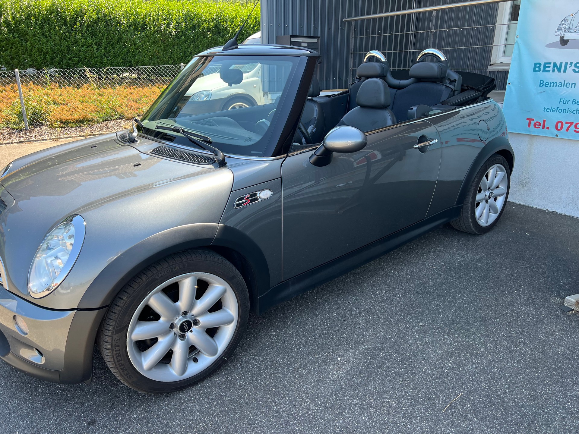 MINI Cooper S Cabriolet-image-1