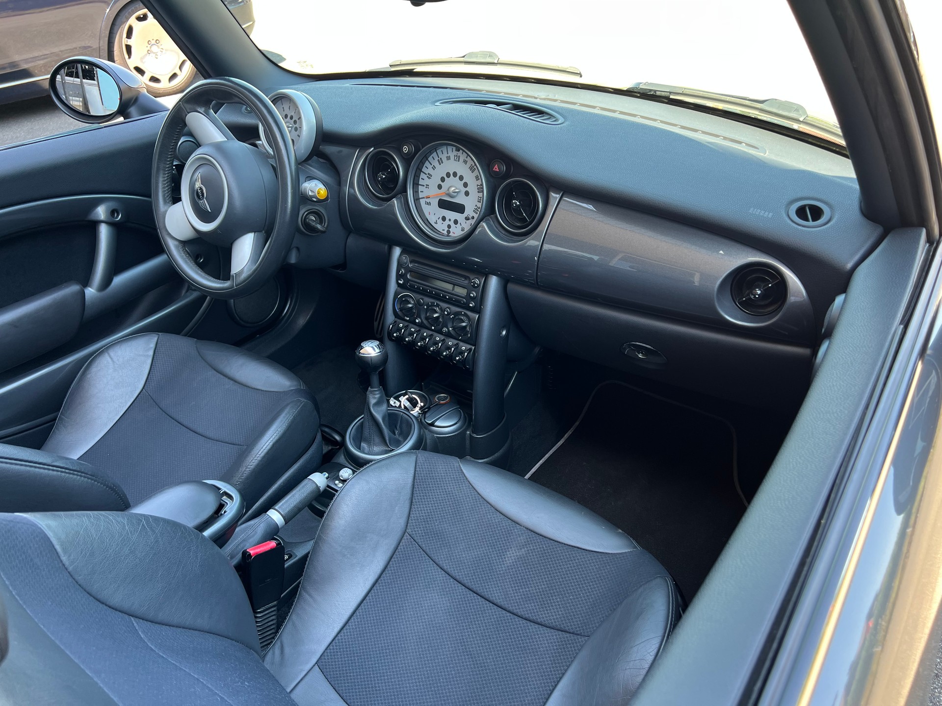 MINI Cooper S Cabriolet-image-6