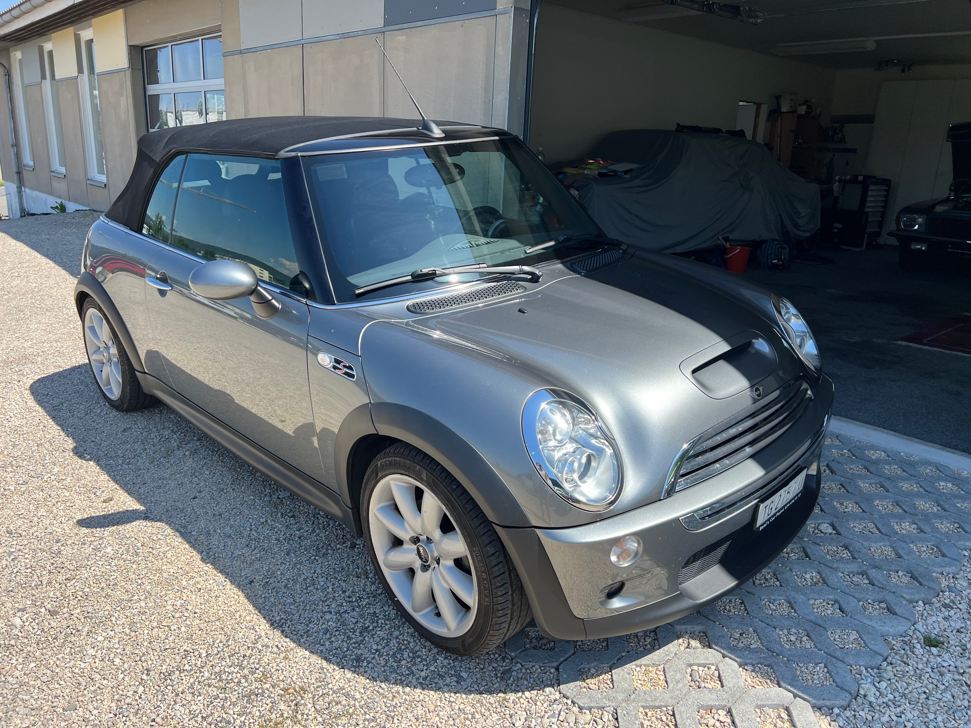MINI Cooper S Cabriolet-image-4