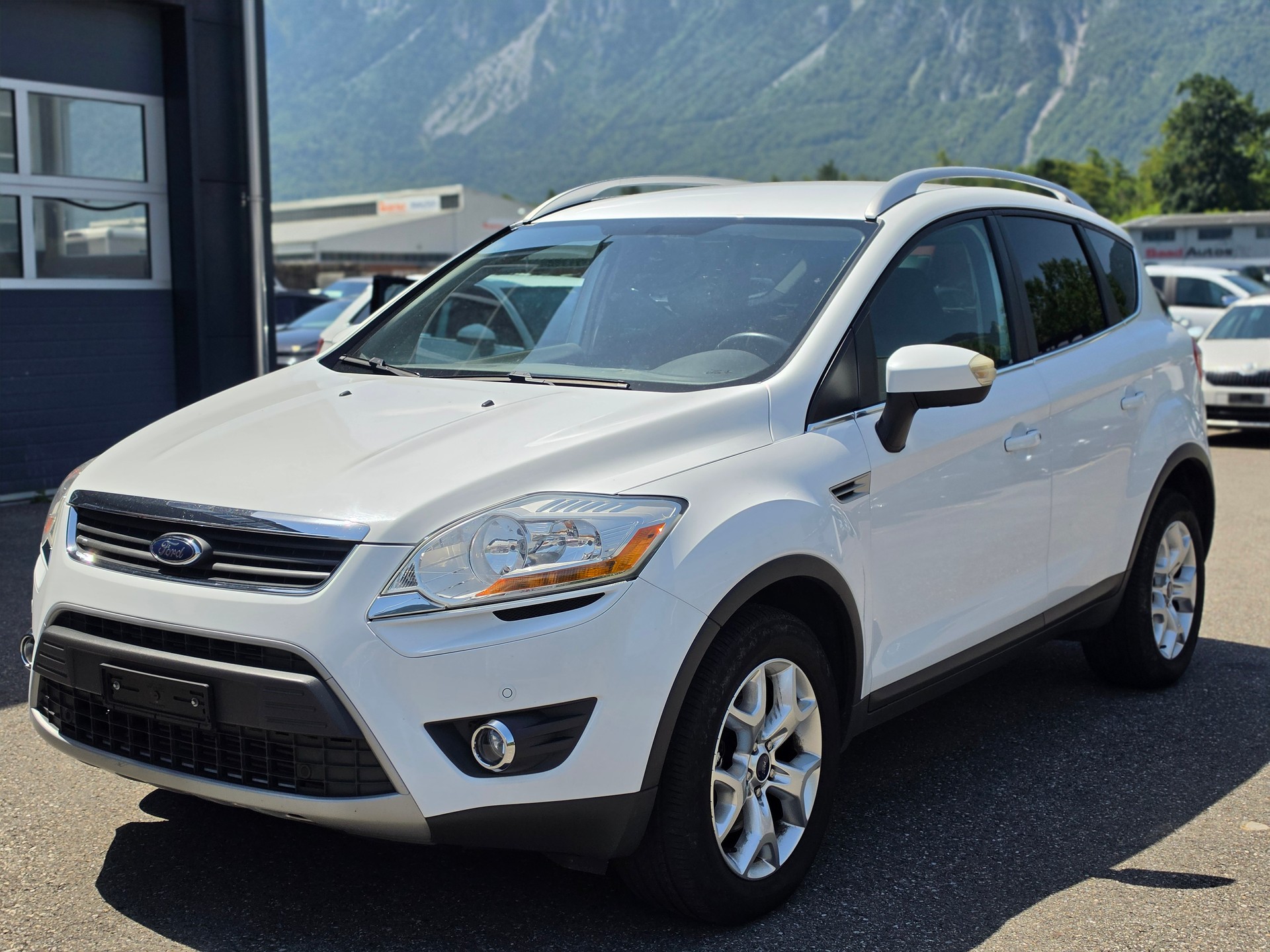 FORD Kuga 2.0 TDCi Individual 4WD-image-2