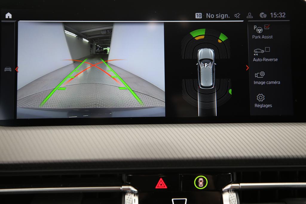 BMW 120i-image-8