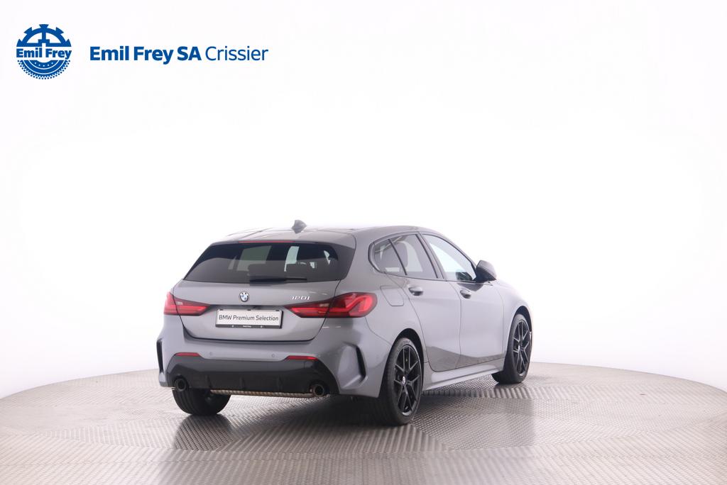BMW 120i-image-1