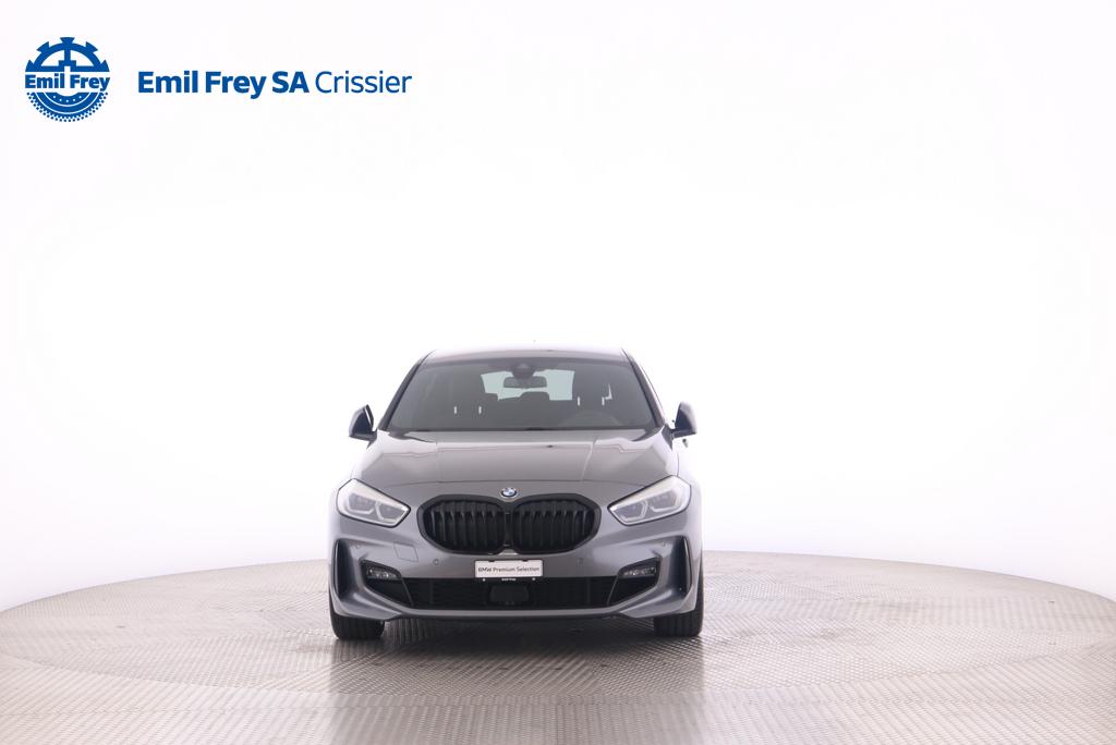 BMW 120i-image-10